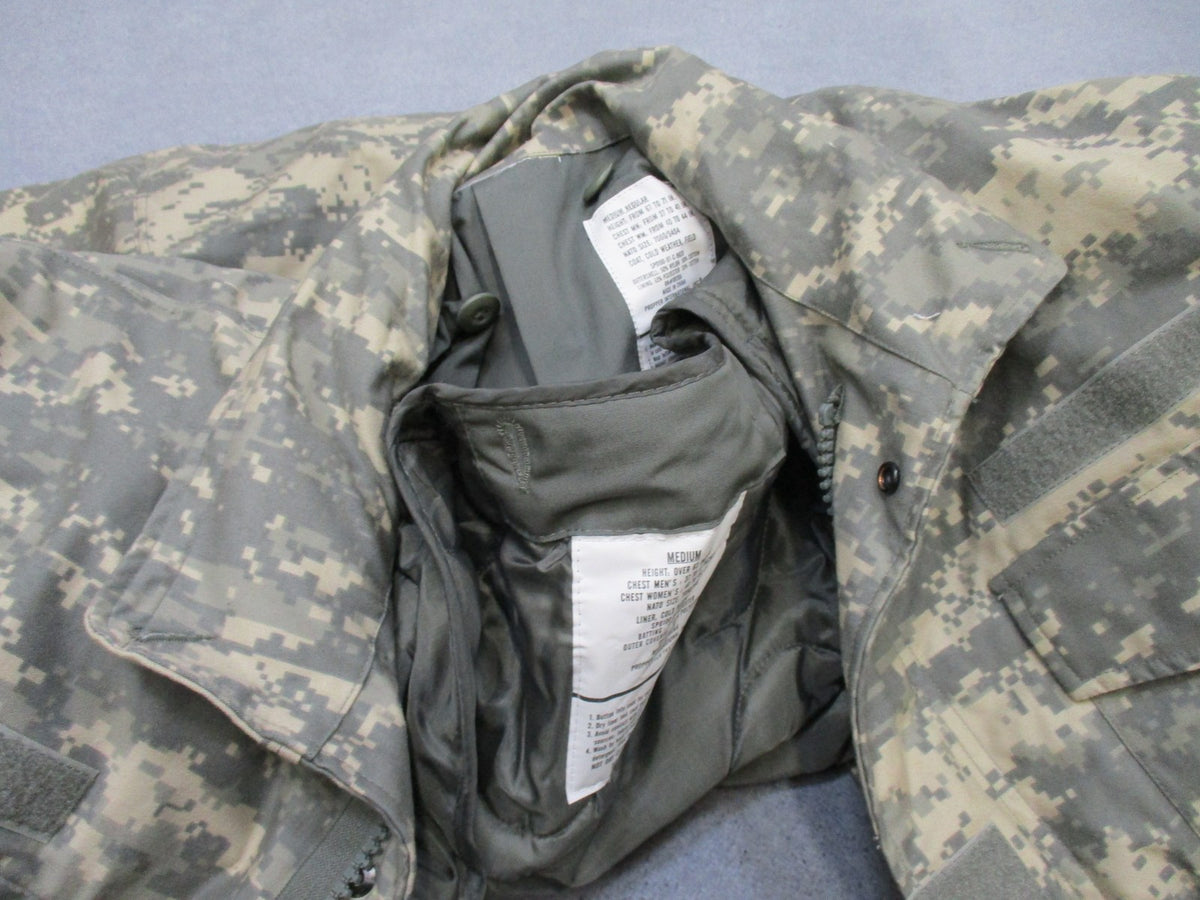 Propper ACU Digital Camo Cold Weather Coat Jacket Medium Regular Insulated Liner