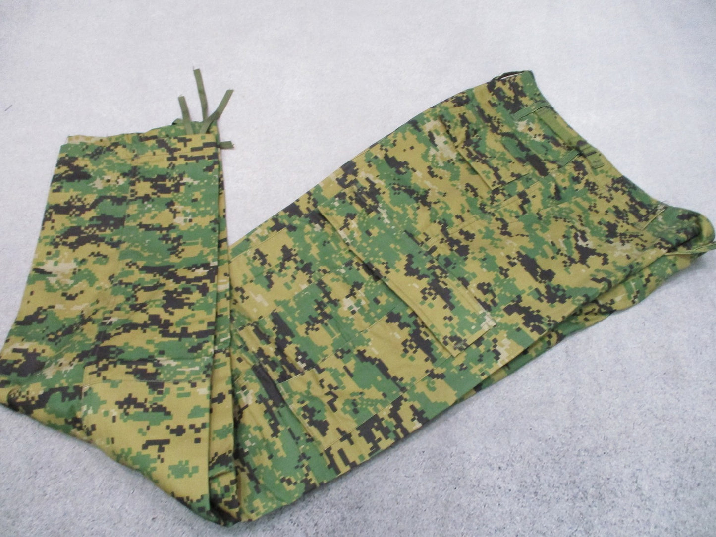 New Fox Endurance Men's BDU Pants Woodland Digital Camo Size Small Long