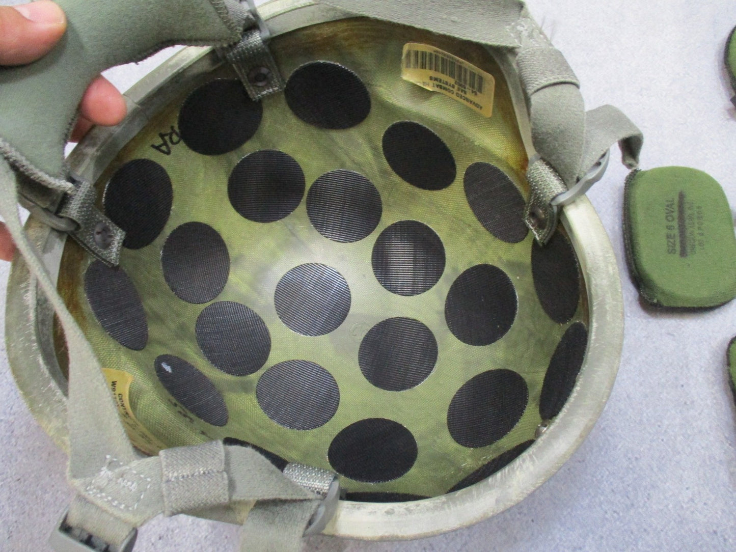 Advanced Combat Helmet ACH Size Medium Foliage Green w/ Pads & Chinstrap