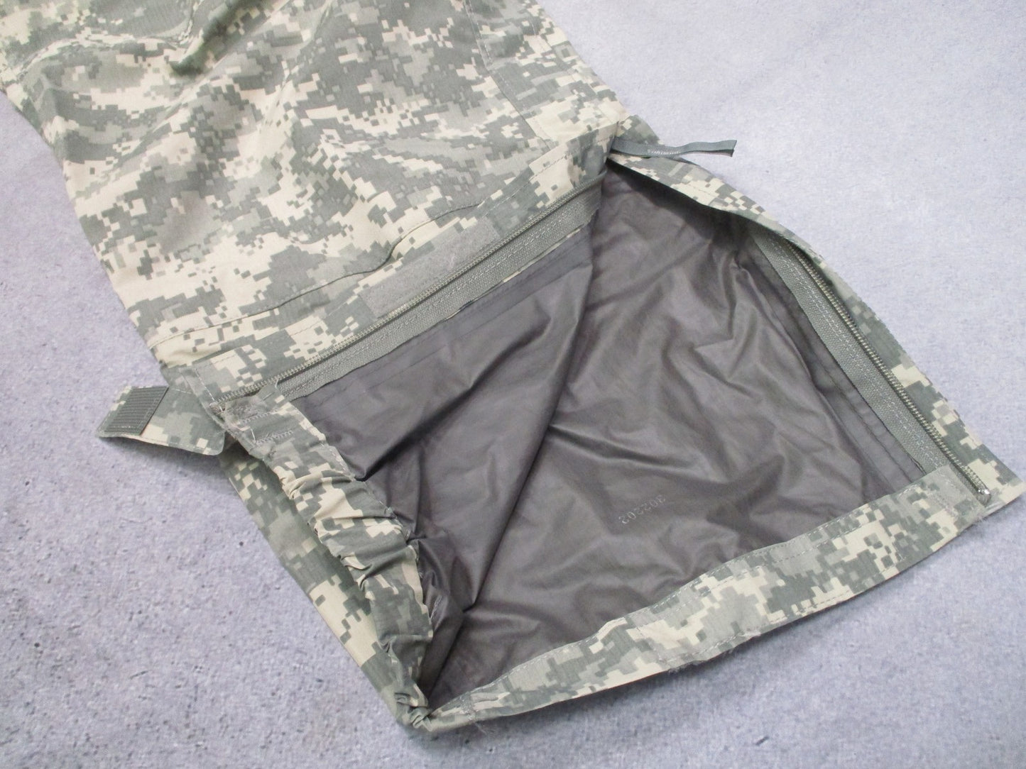 USGI ECWCS Gen III Level 6 Gore-Tex Trousers UCP Large Regular 8415-01-538-6677
