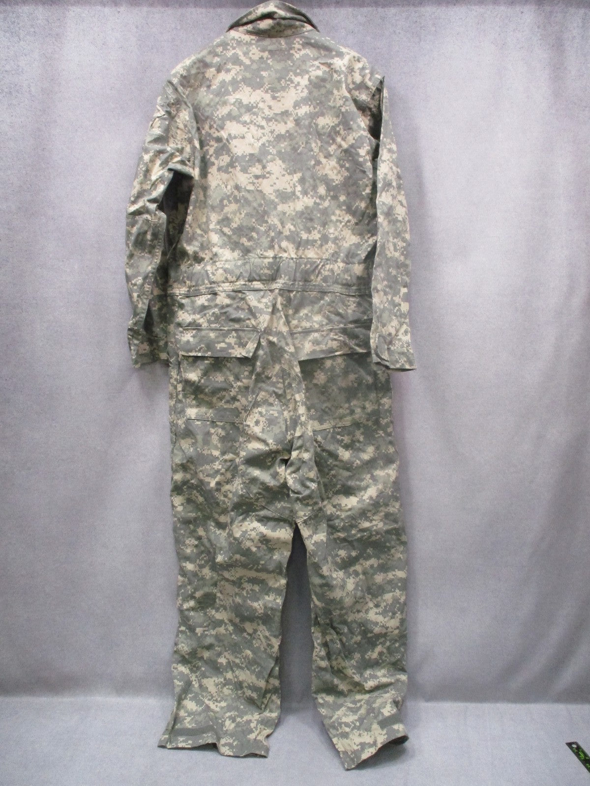 US Military Mechanics Coveralls UCP Camo Size Large 8415-01-534-7377 Surplus
