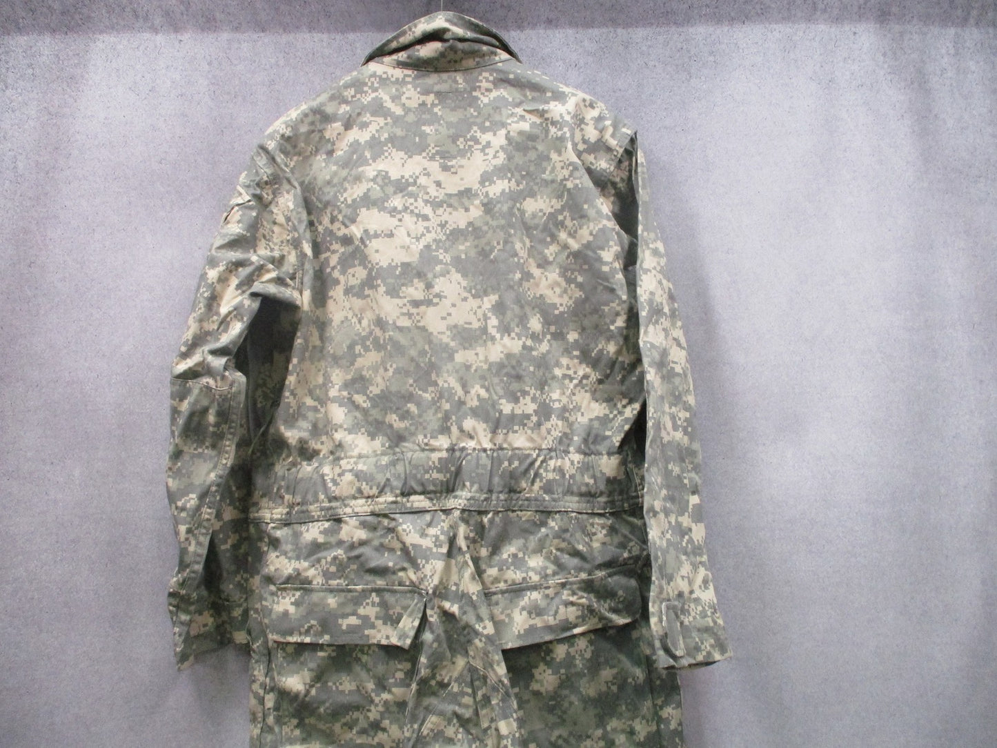 US Military Mechanics Coveralls UCP Camo Size Large 8415-01-534-7377 Surplus