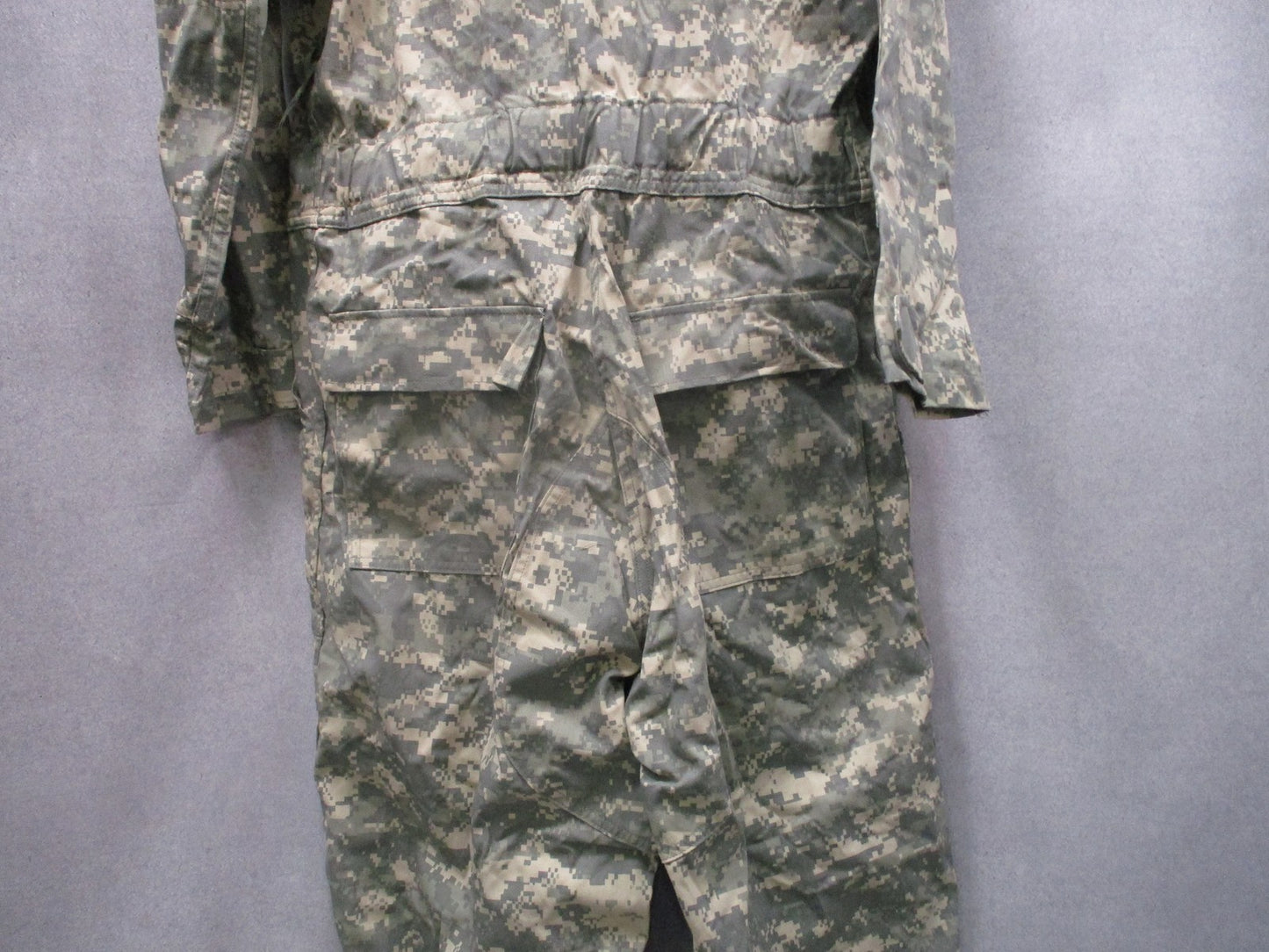 US Military Mechanics Coveralls UCP Camo Size Large 8415-01-534-7377 Surplus