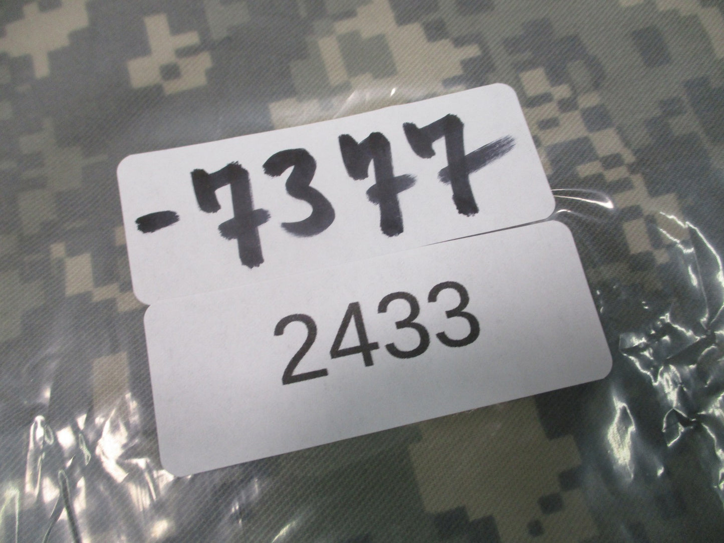 US Military Mechanics Coveralls UCP Camo Size Large 8415-01-534-7377 Surplus
