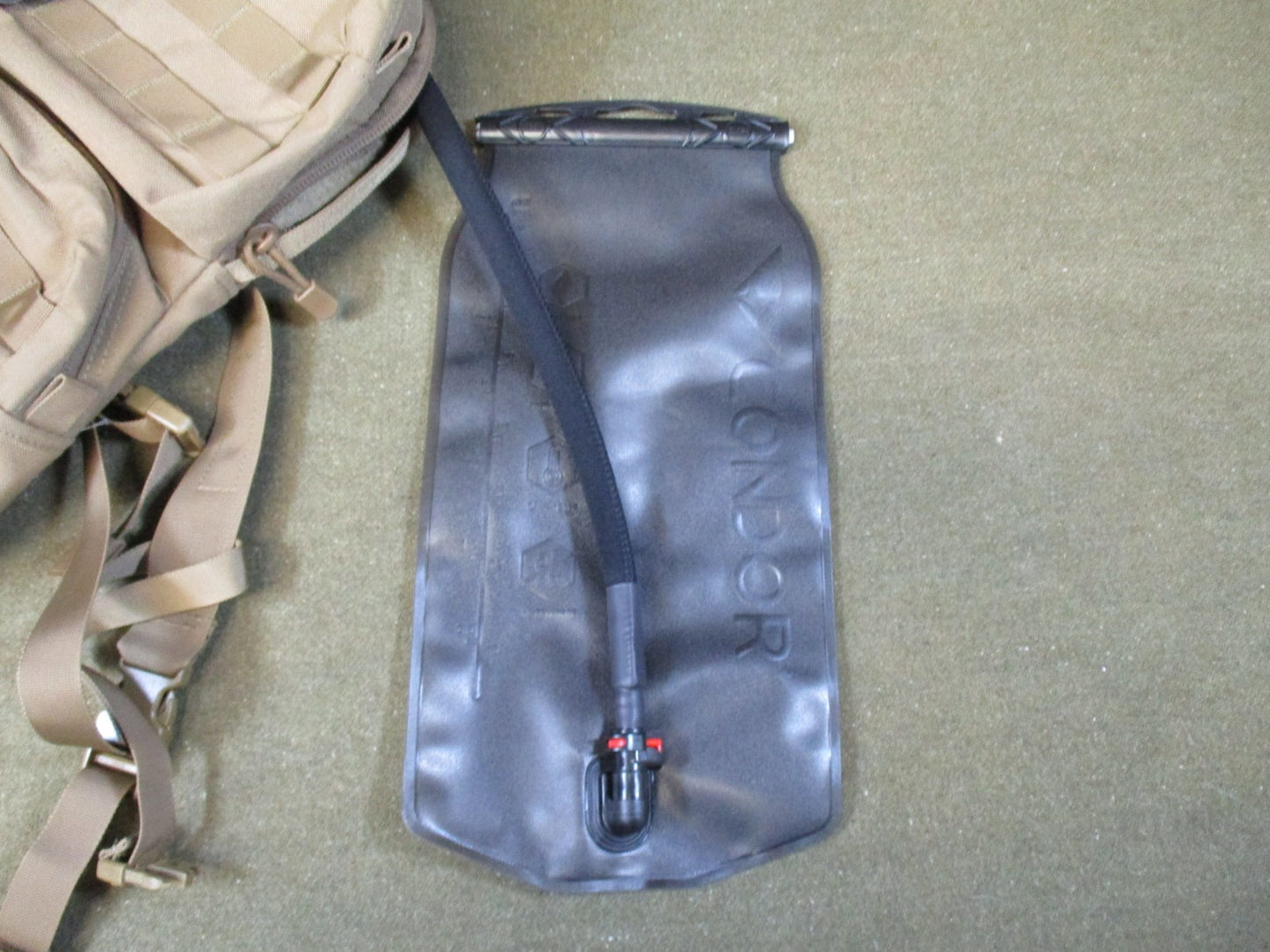 Condor HCB2 Hydration Carrier Coyote Brown Tactical MOLLE Pack w/ Bladder New