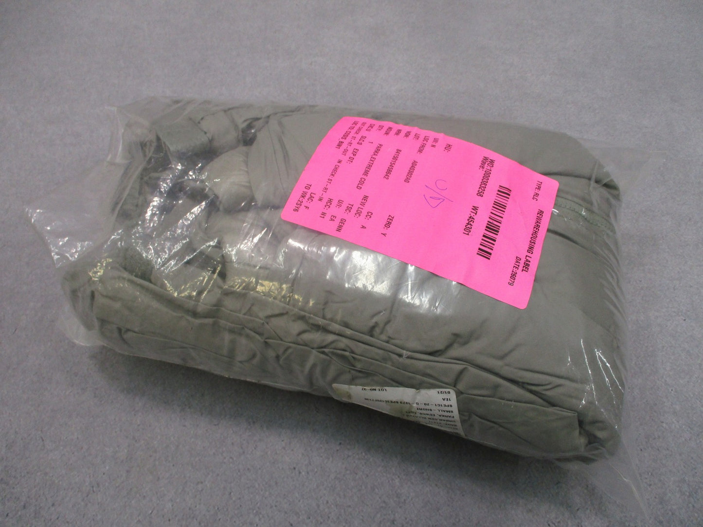 US Military ECWCS Gen III Level 7 Parka Urban Gray Small Short Cold Weather