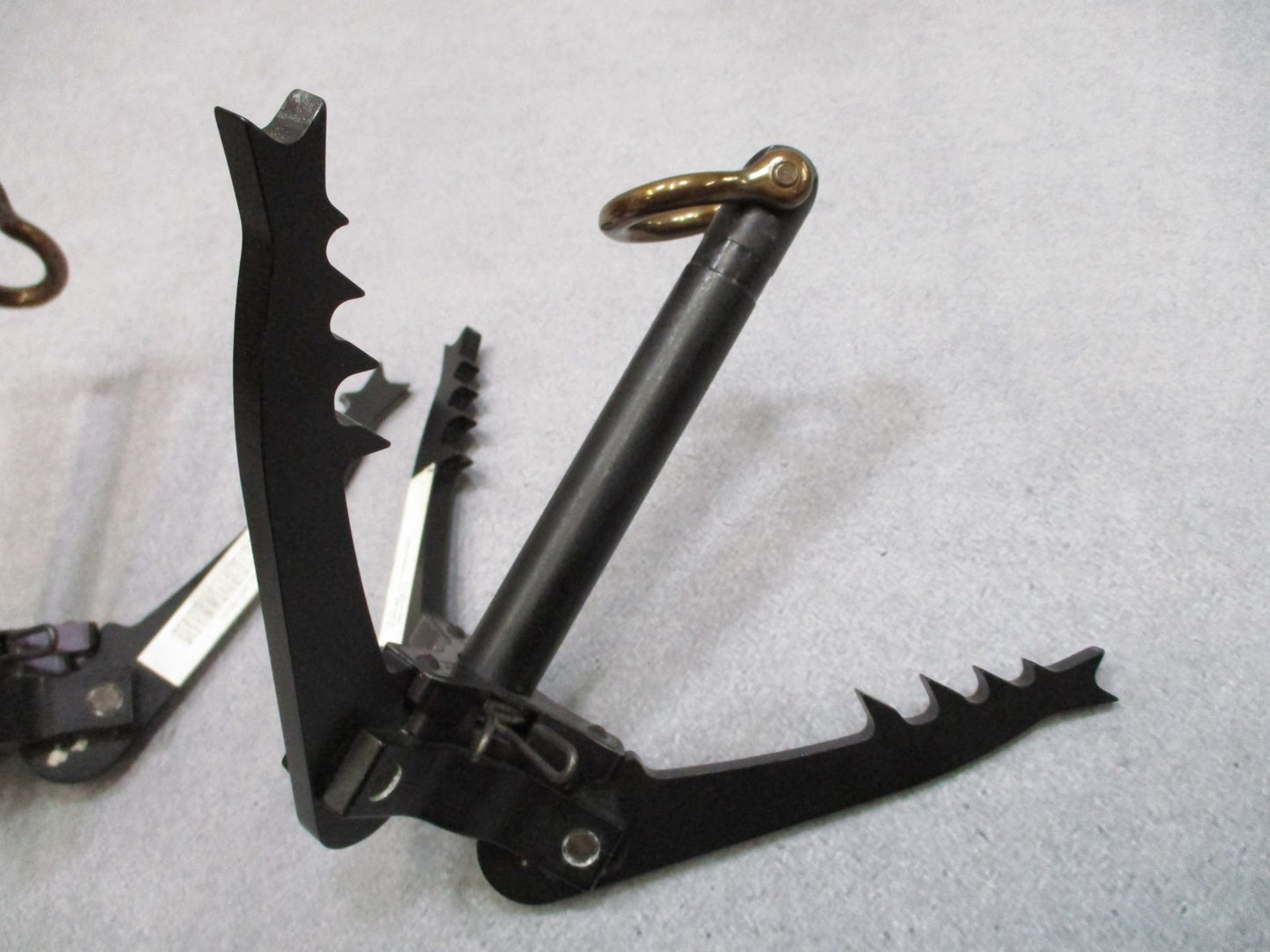 USGI MILITARY GRAPPLING HOOK THE MIL GRABBER COLLAPSIBLE GRAPPLE TRGEAR TRI-CLAW