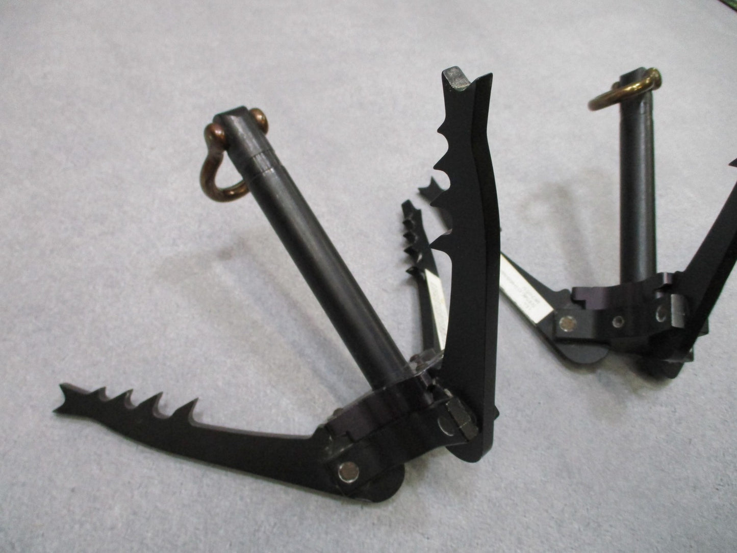 USGI MILITARY GRAPPLING HOOK THE MIL GRABBER COLLAPSIBLE GRAPPLE TRGEAR TRI-CLAW