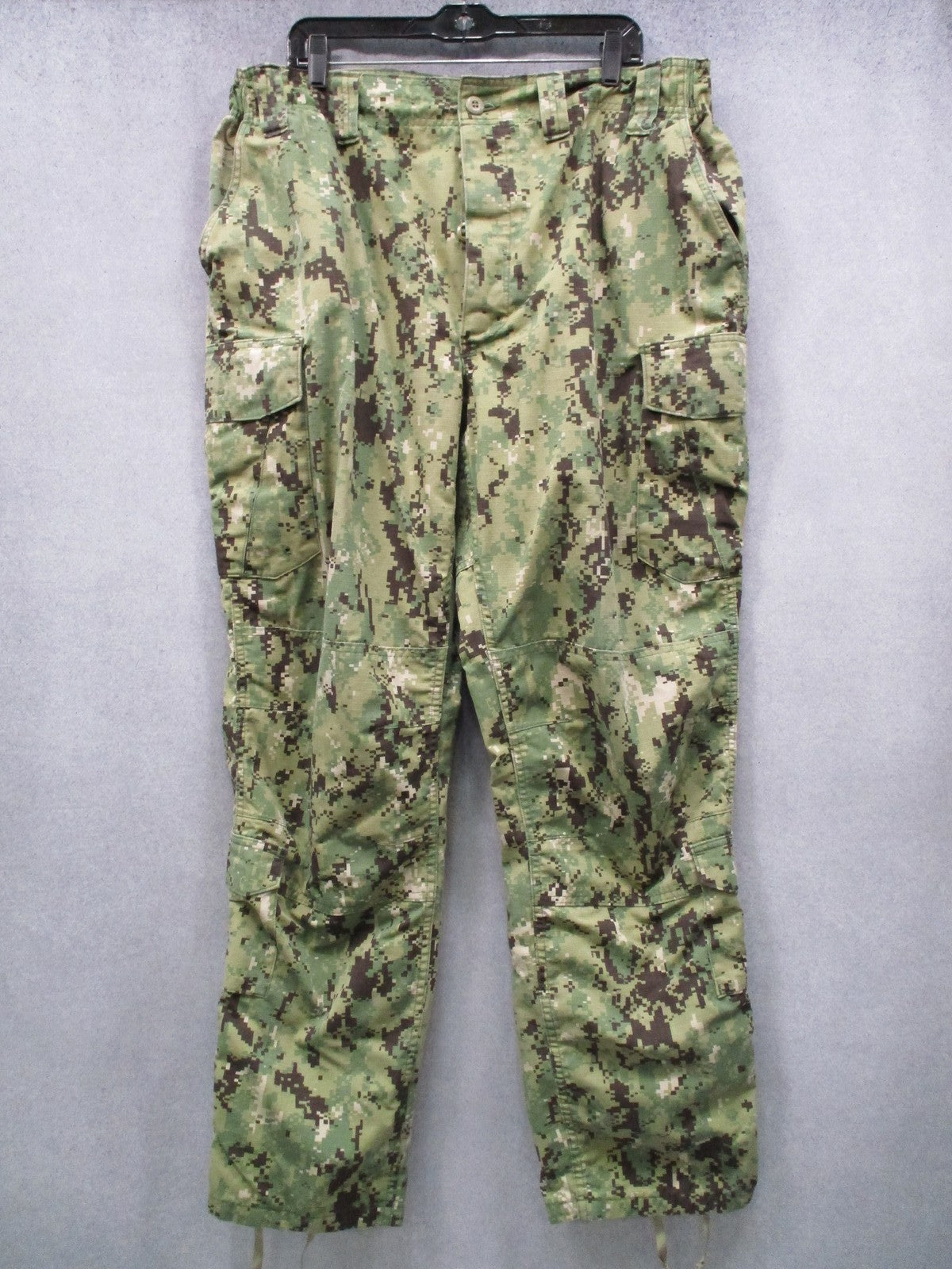 USGI US Navy NWU Type III AOR2 Woodland Camo Trousers XL Long 8405-01-574-7750
