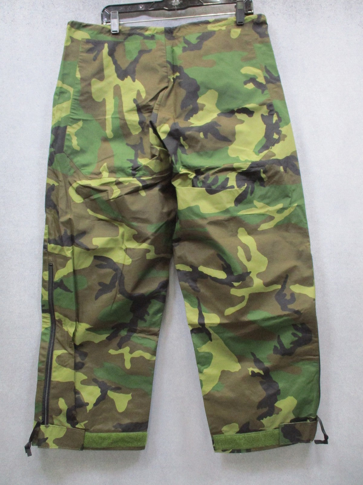 US Military Cold Weather Camouflage Trousers Medium-Short 100% Goretex Style