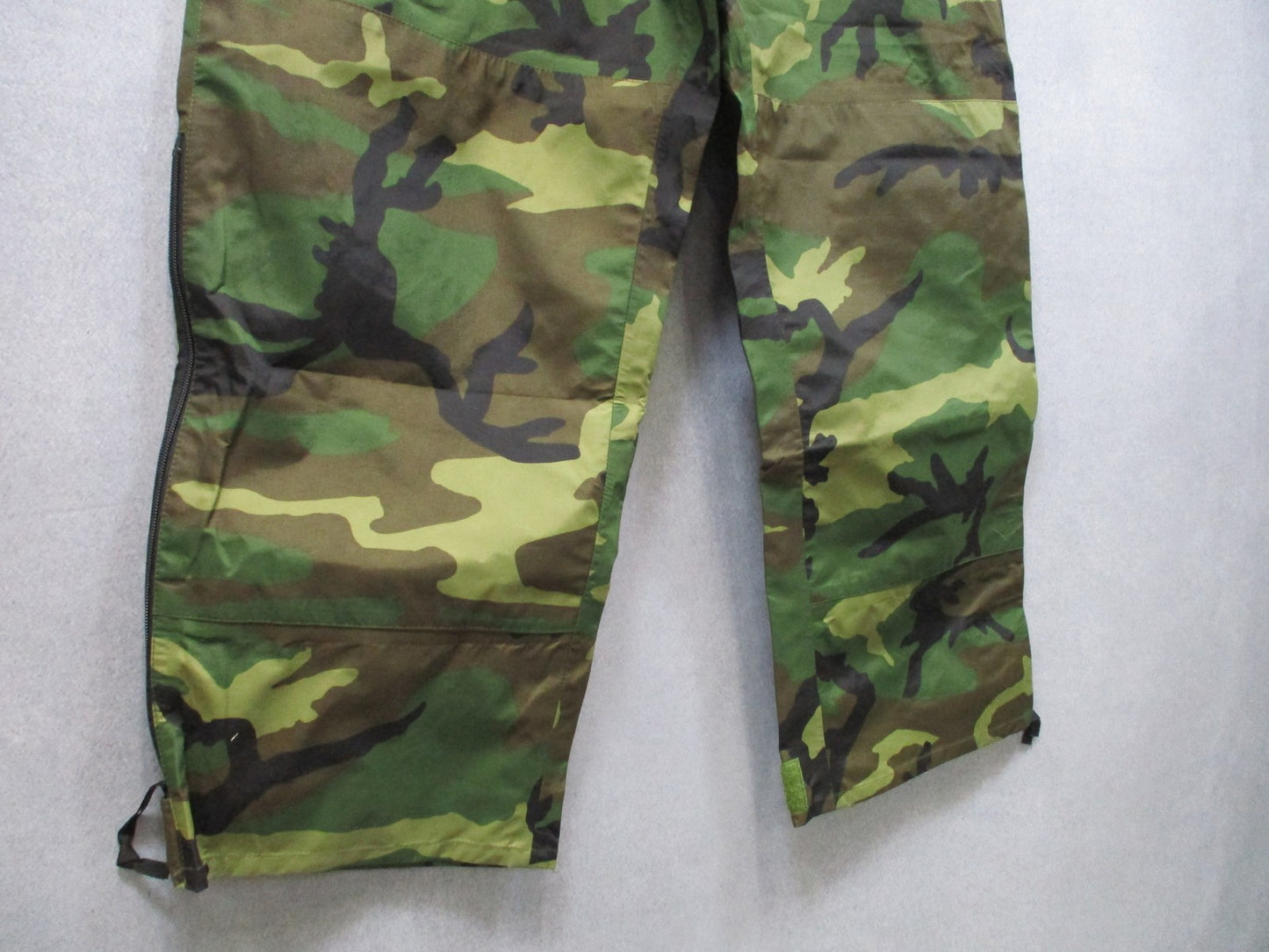 US Military Cold Weather Camouflage Trousers Medium-Short 100% Goretex Style