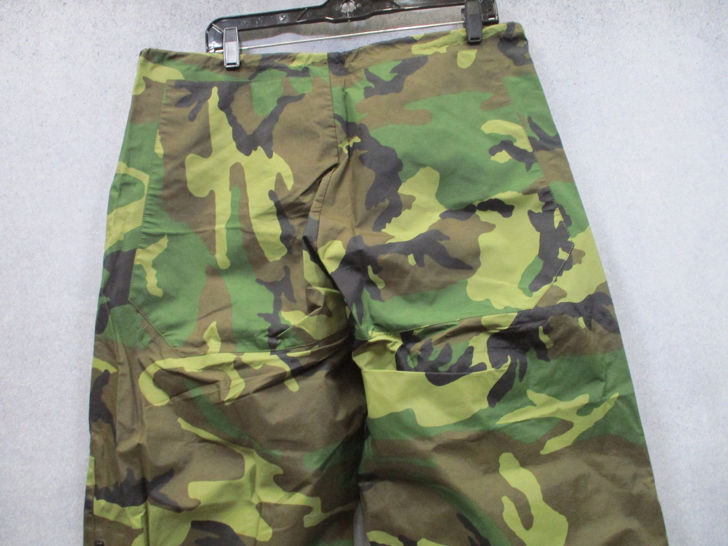 US Military Cold Weather Camouflage Trousers Medium-Short 100% Goretex Style