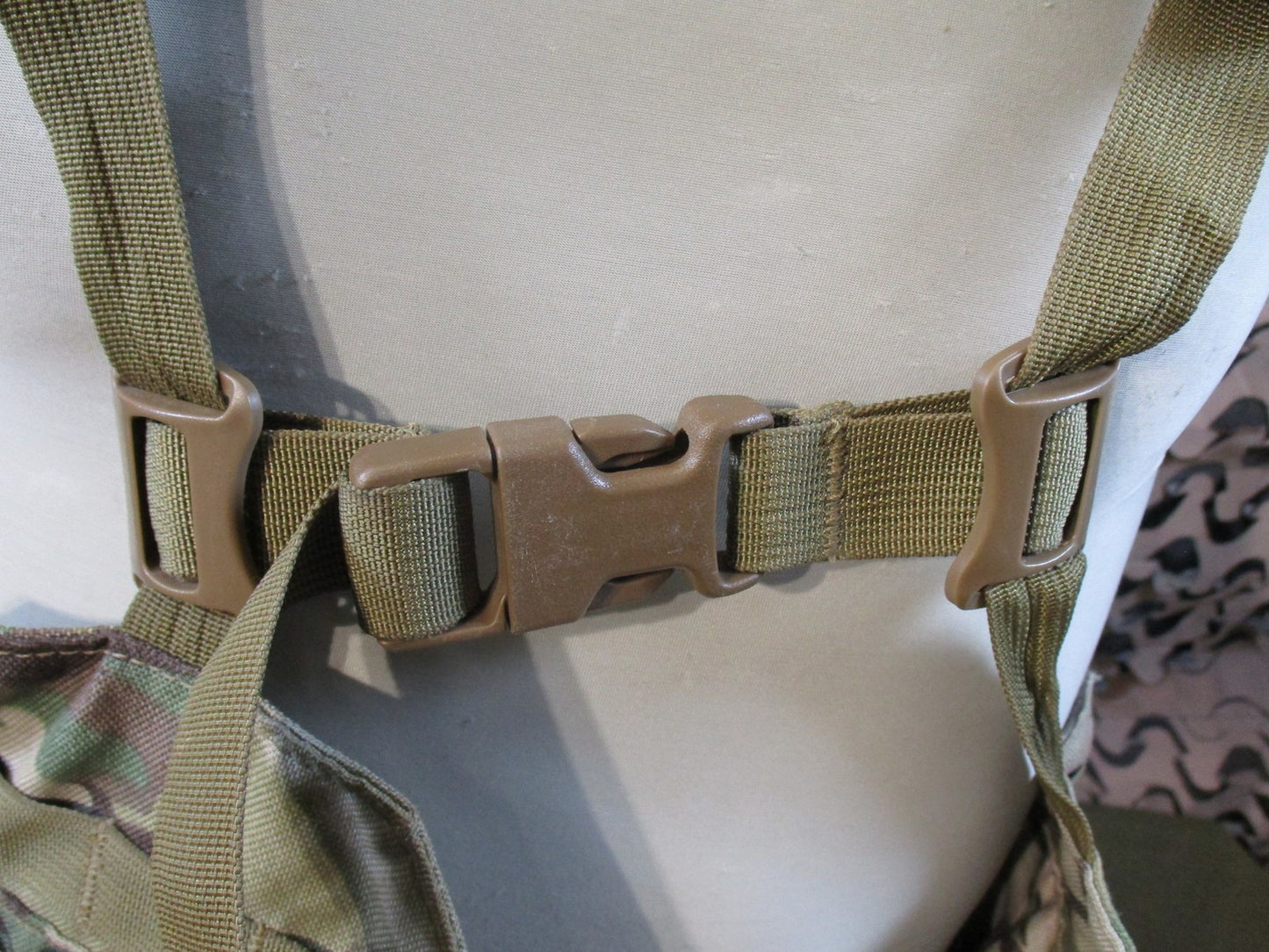 US Military DFLCS V2 MOLLE Tactical Chest Rig Multicam Medium Complete Set w/ Pouches