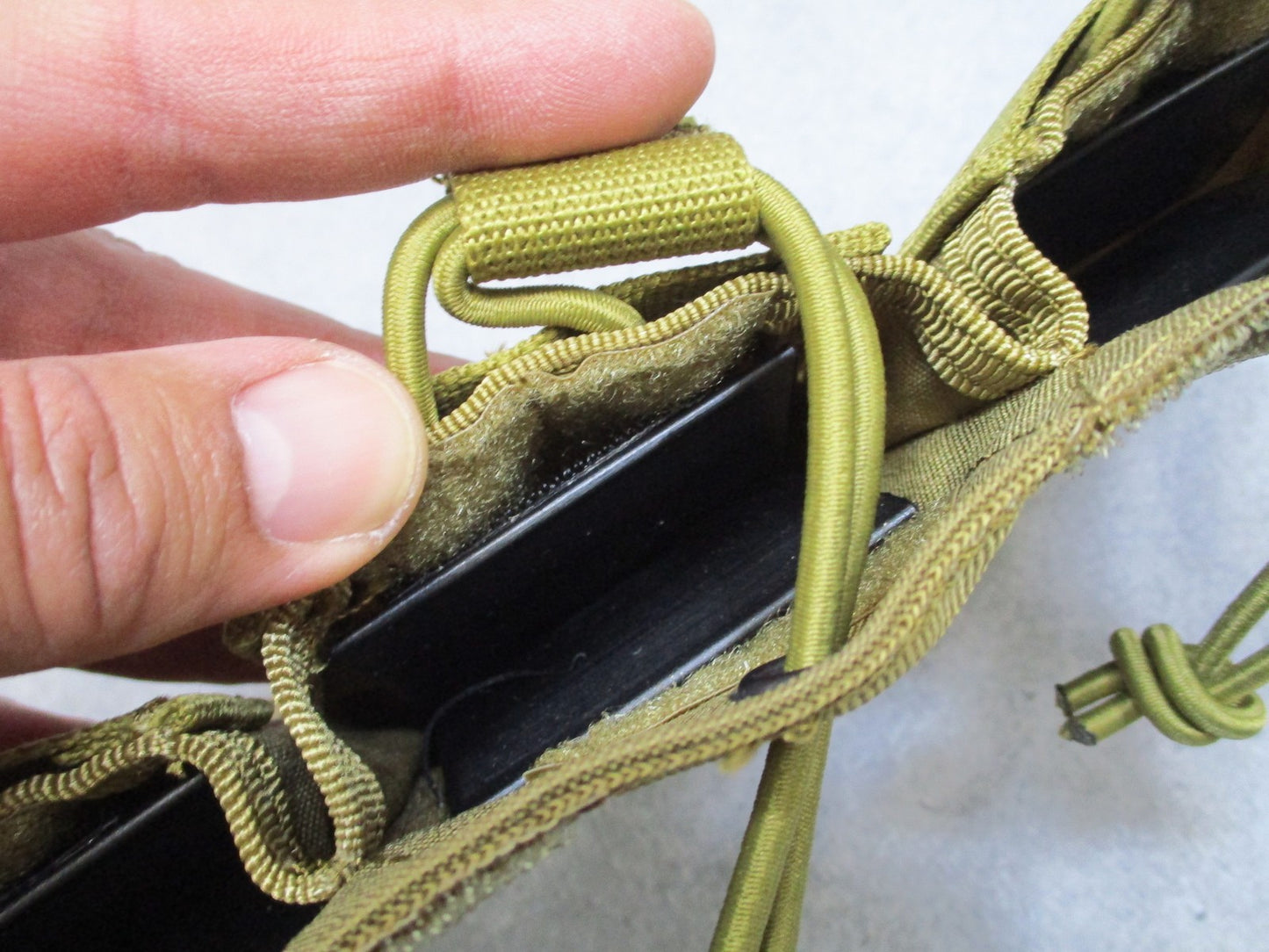 HRT Tactical Gear Triple 5.56/.223 Placard Coyote Brown Mag Pouch Bungee Closure