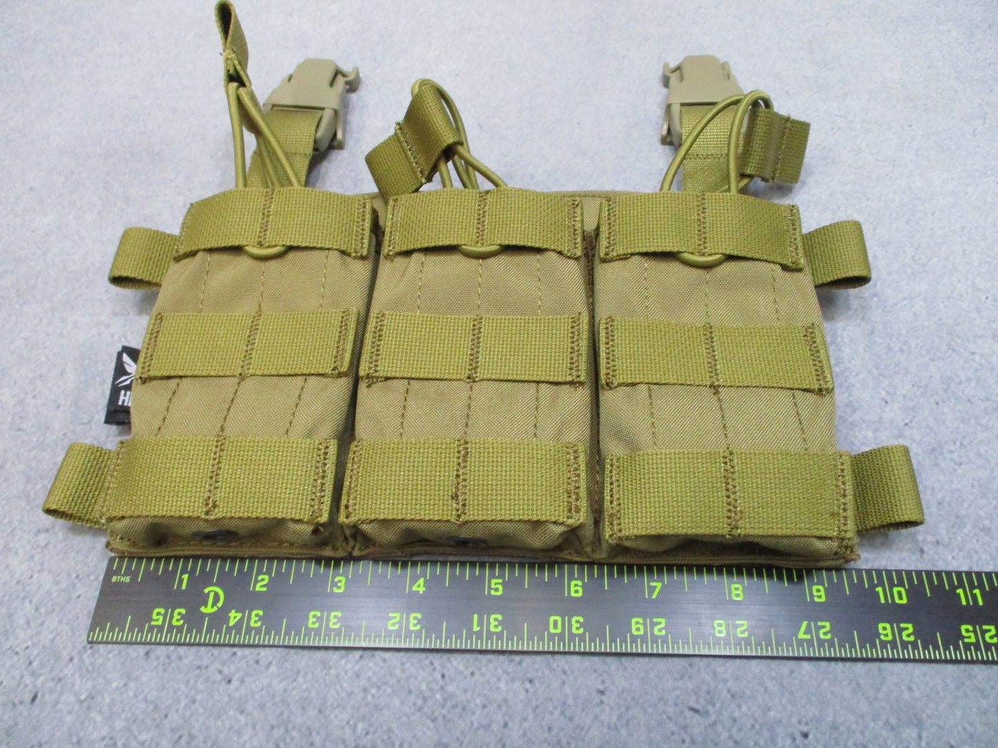 HRT Tactical Gear Triple 5.56/.223 Placard Coyote Brown Mag Pouch Bungee Closure