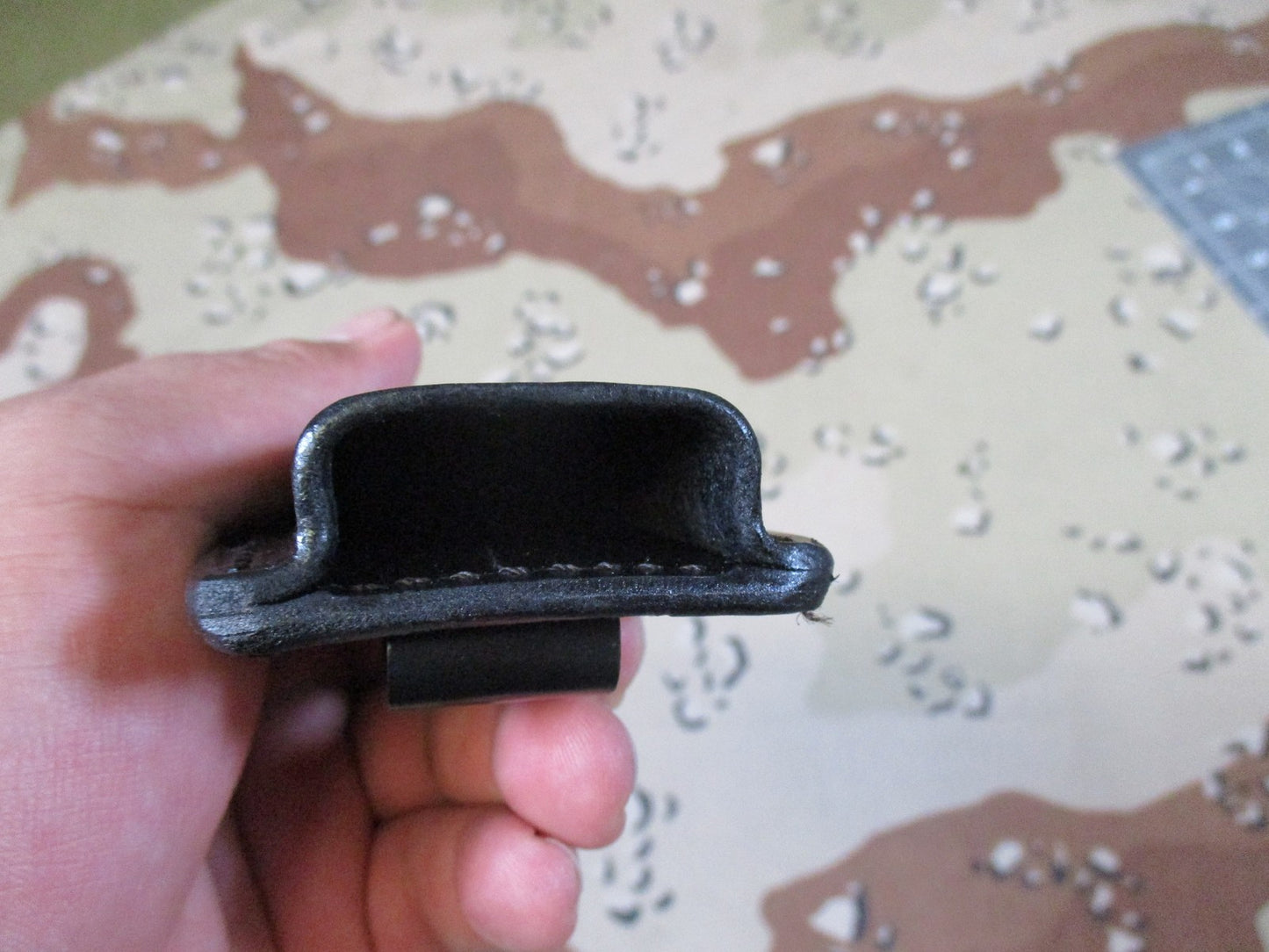 1836 Leather Single Magazine Carrier Clip-On Ruger SR9 XDS 9mm Ambidextrous New