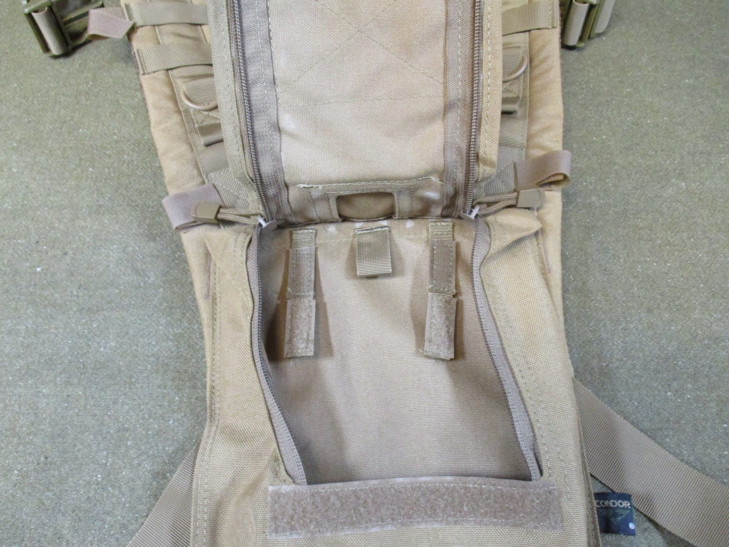 Condor 242-498 Coyote Brown Hydro Harness Tactical Hydration Carrier MOLLE New