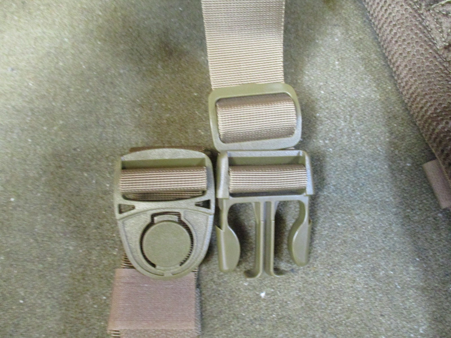 Condor 242-498 Coyote Brown Hydro Harness Tactical Hydration Carrier MOLLE New