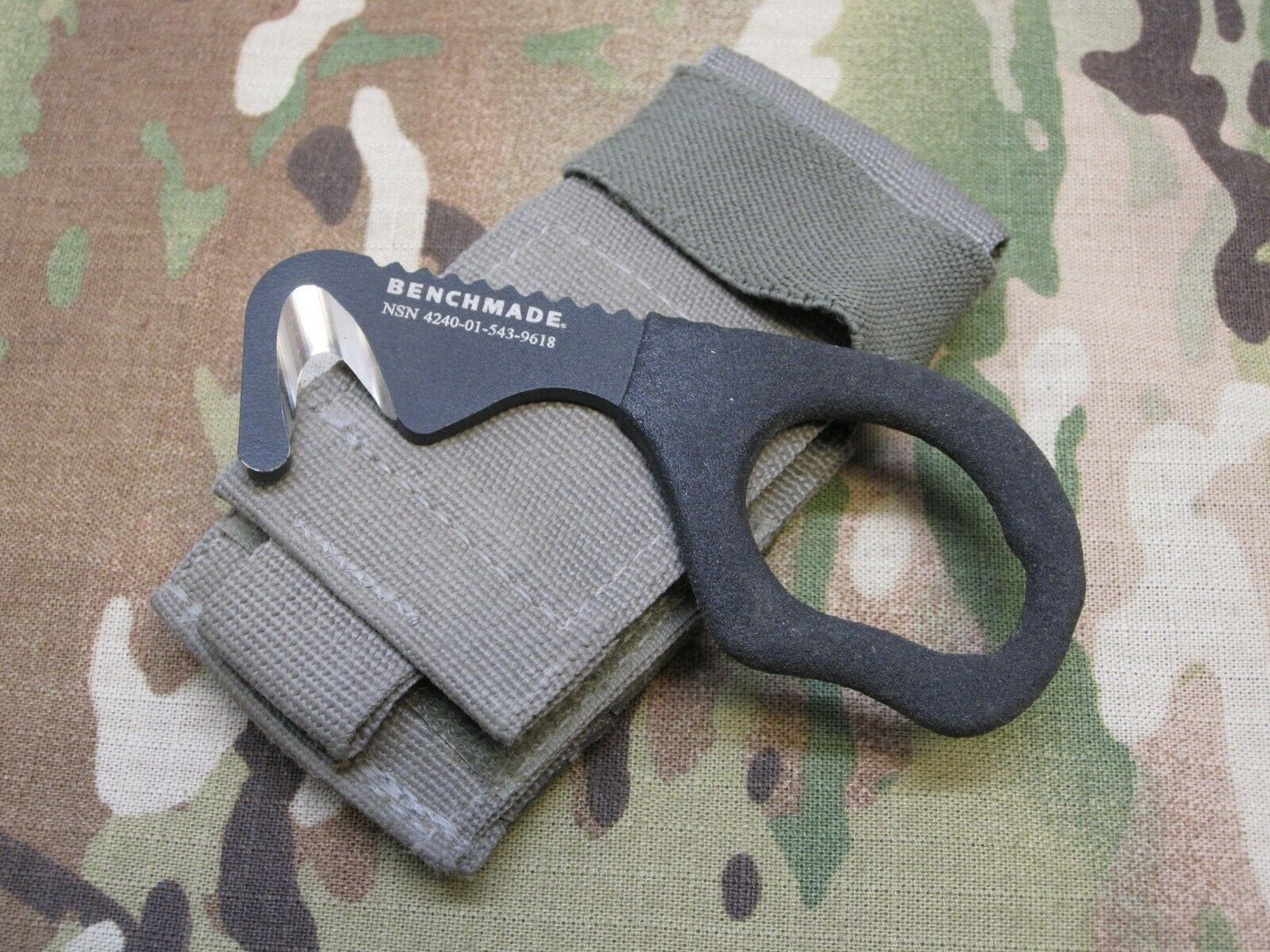 NEW BENCHMADE 7 STRAP SEATBELT CUTTER SAFETY HOOK KNIFE FOLIAGE GREEN ACU SHEATH