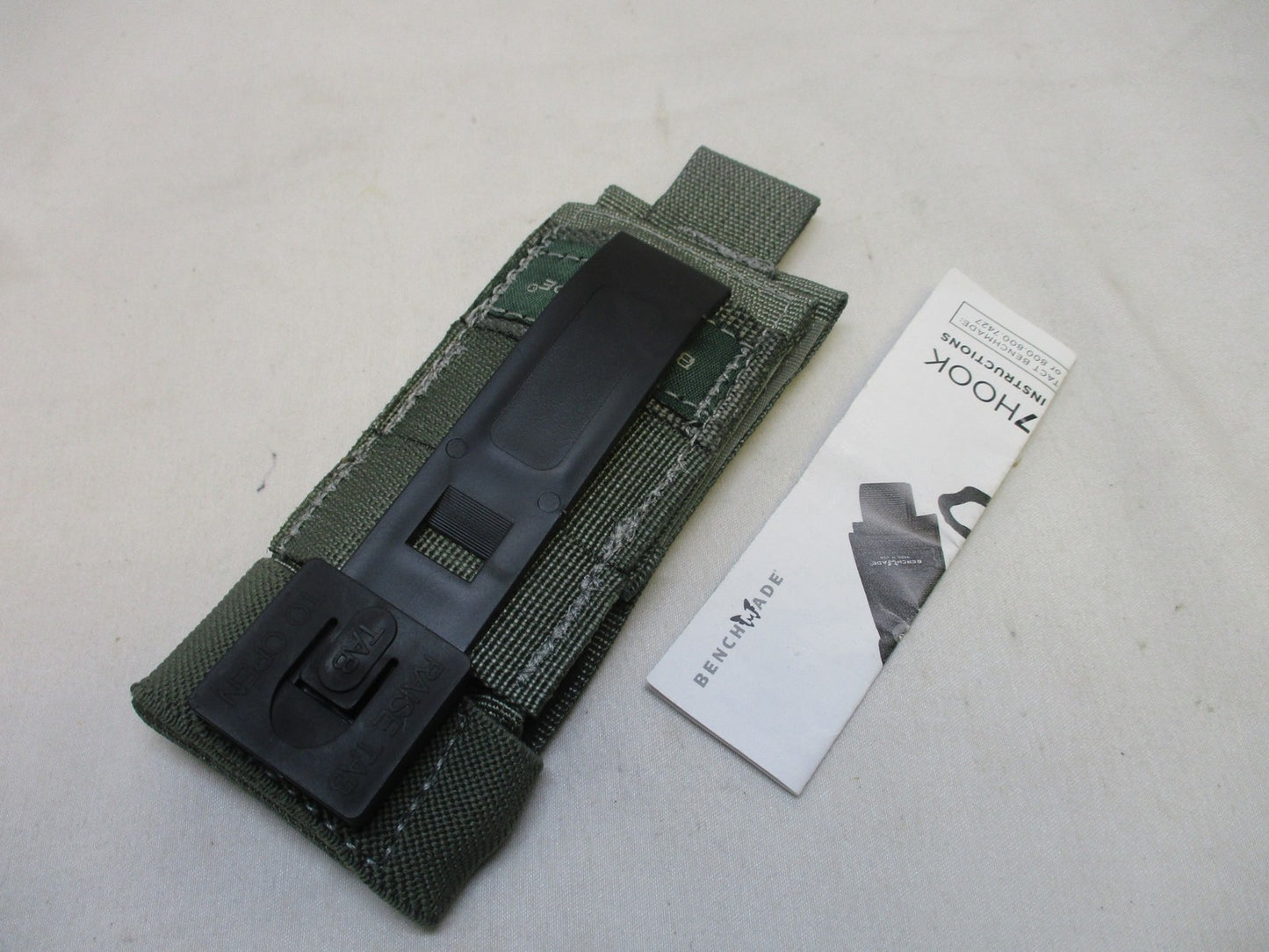 NEW BENCHMADE 7 STRAP SEATBELT CUTTER SAFETY HOOK KNIFE FOLIAGE GREEN ACU SHEATH