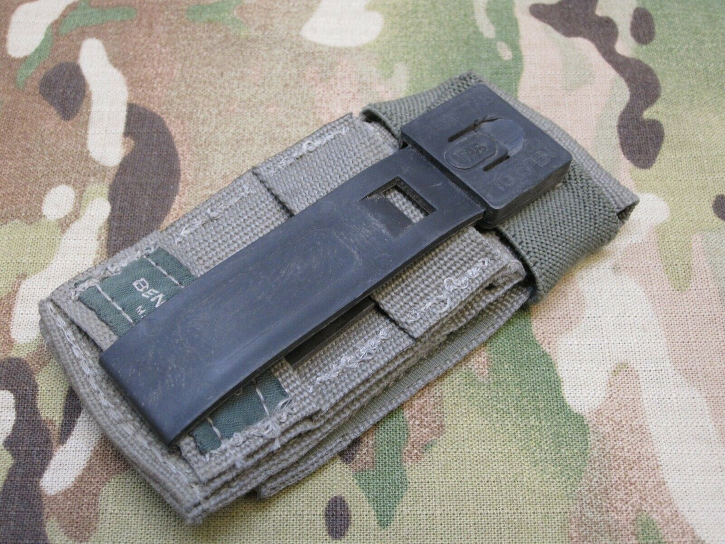 NEW BENCHMADE 7 STRAP SEATBELT CUTTER SAFETY HOOK KNIFE FOLIAGE GREEN ACU SHEATH