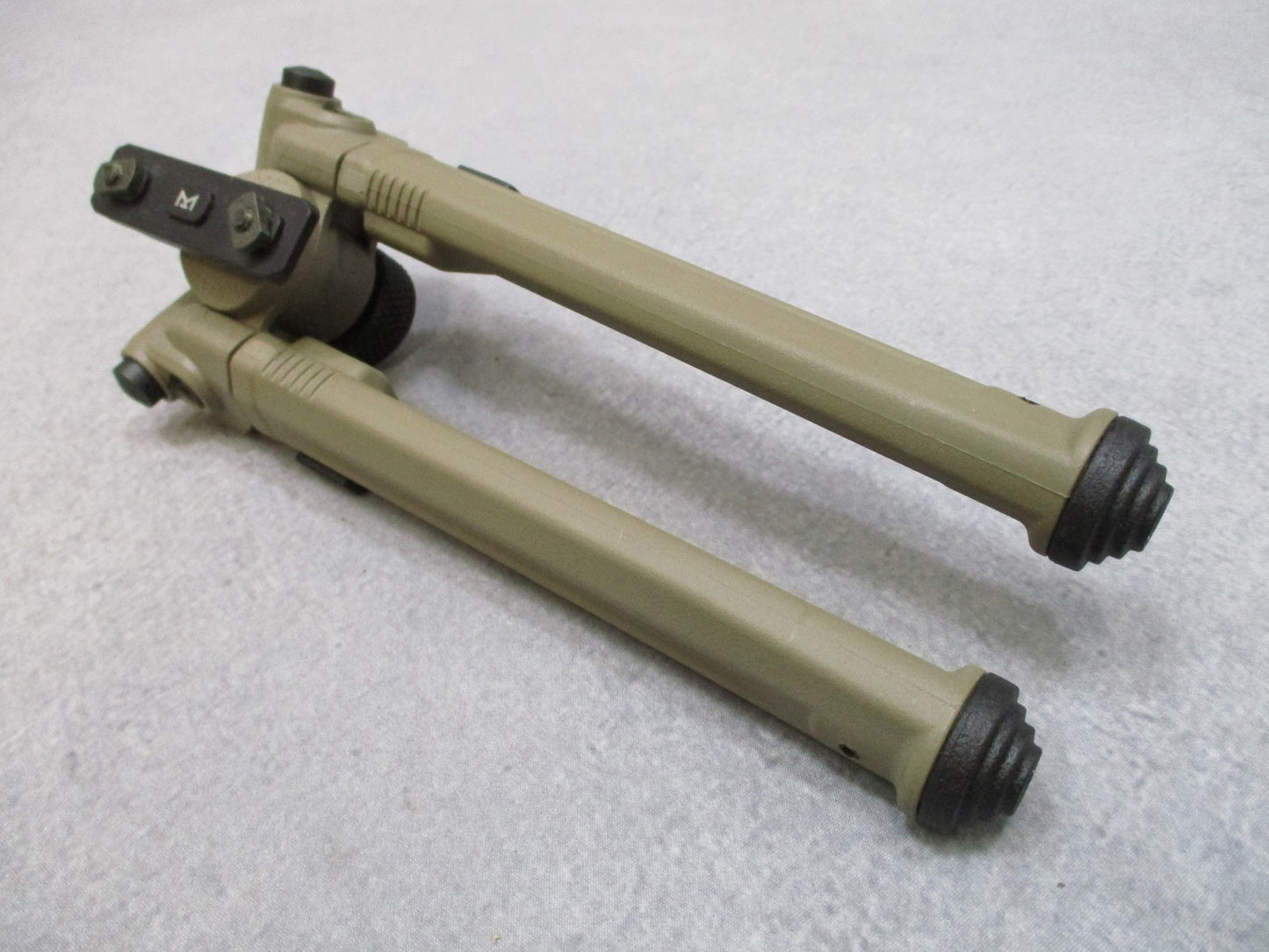Magpul MAG933 Bipod for M-LOK FDE - New Open Box - Tan