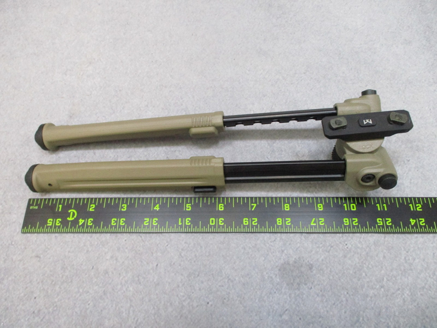 Magpul MAG933 Bipod for M-LOK FDE - New Open Box - Tan