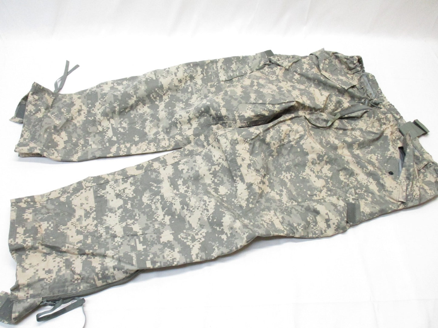 ARMY ISSUE ACU DIGITAL GORE-TEX COLD/WET WEATHER TROUSER X-LARGE/REGULAR PANTS