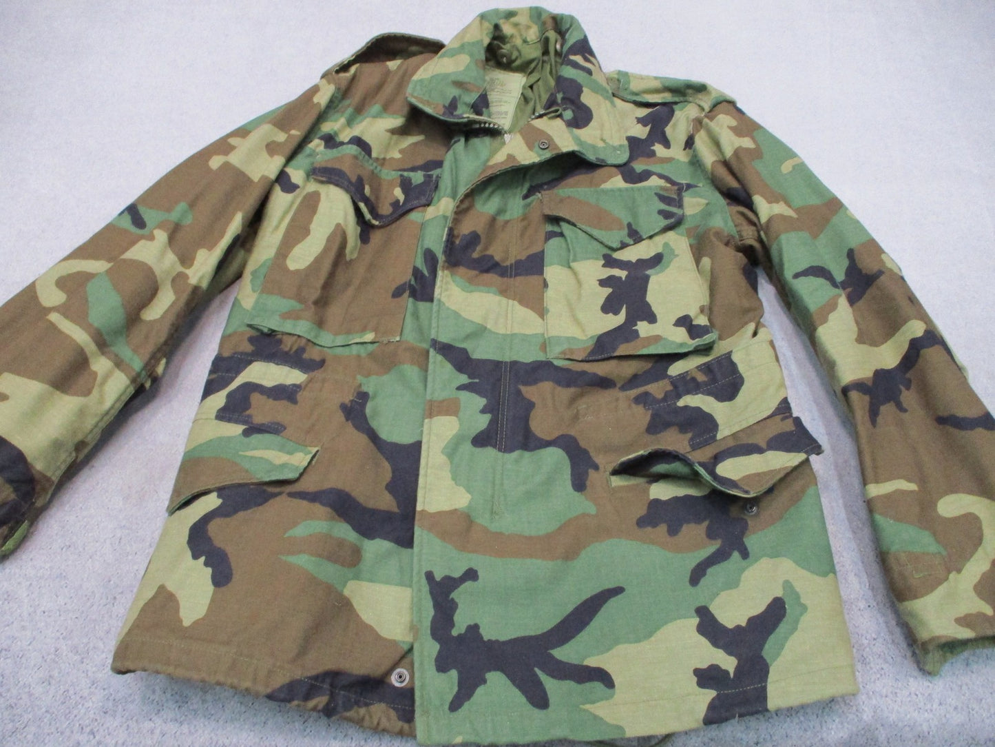 USGI M65 Woodland Field Jacket Small Short Centre MFG 8415-01-099-7830 Army Coat