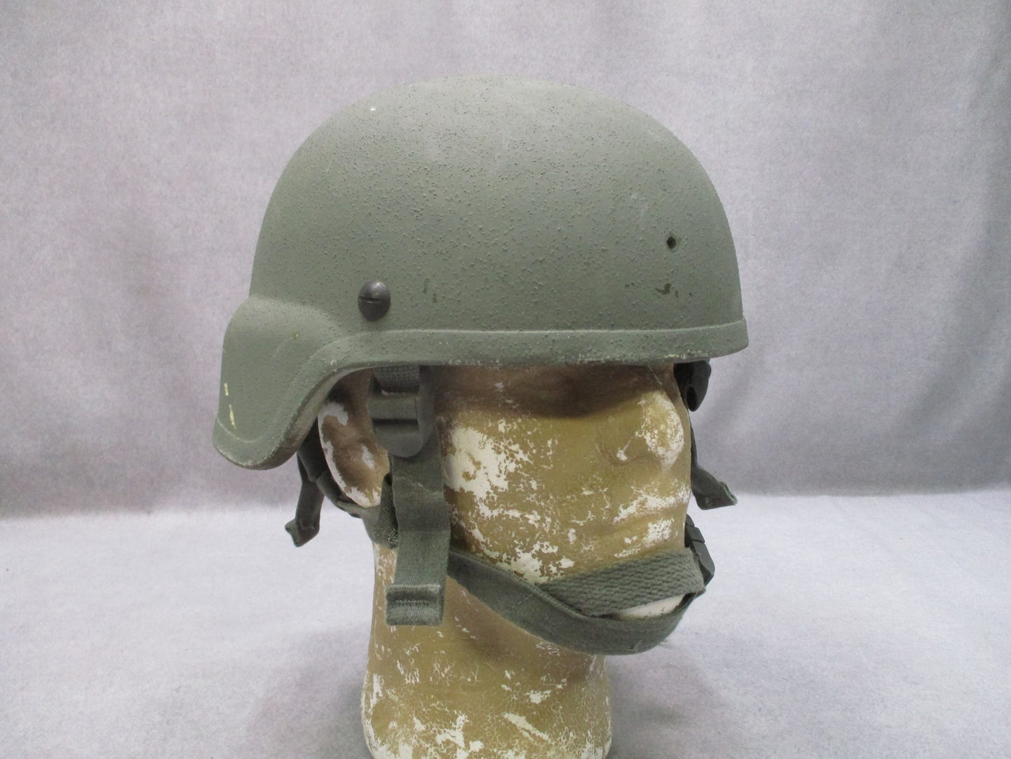 BAE ARMY ADVANCED COMBAT HELMET MADE W/ KEVLAR ACH MEDIUM 8470-01-523-0070 USED