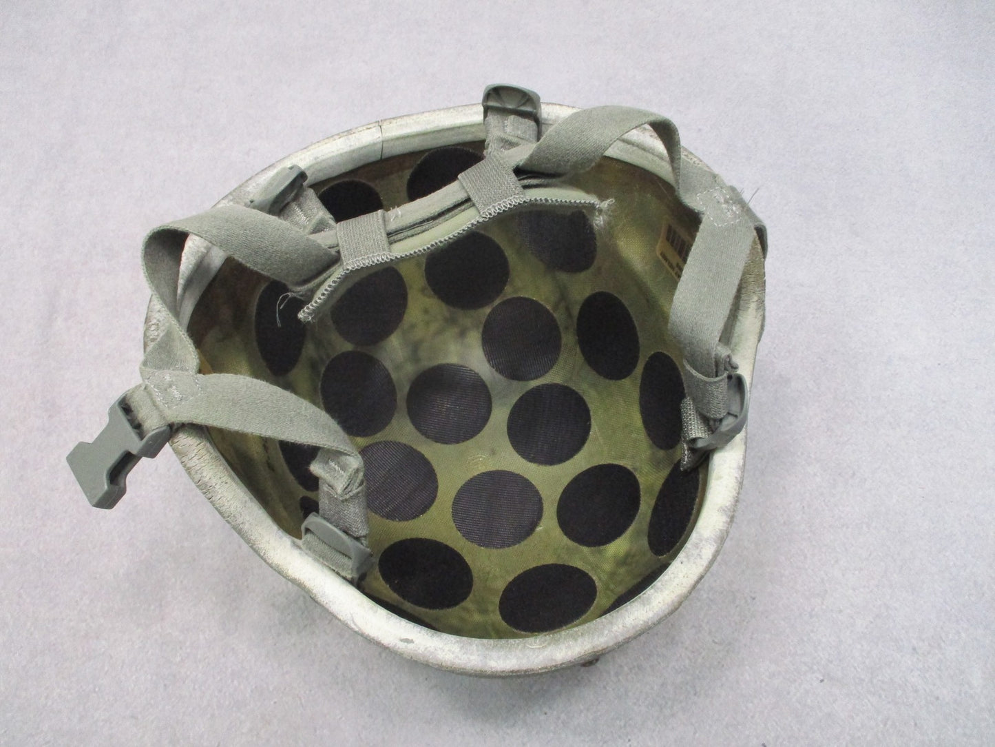 BAE ARMY ADVANCED COMBAT HELMET MADE W/ KEVLAR ACH MEDIUM 8470-01-523-0070 USED