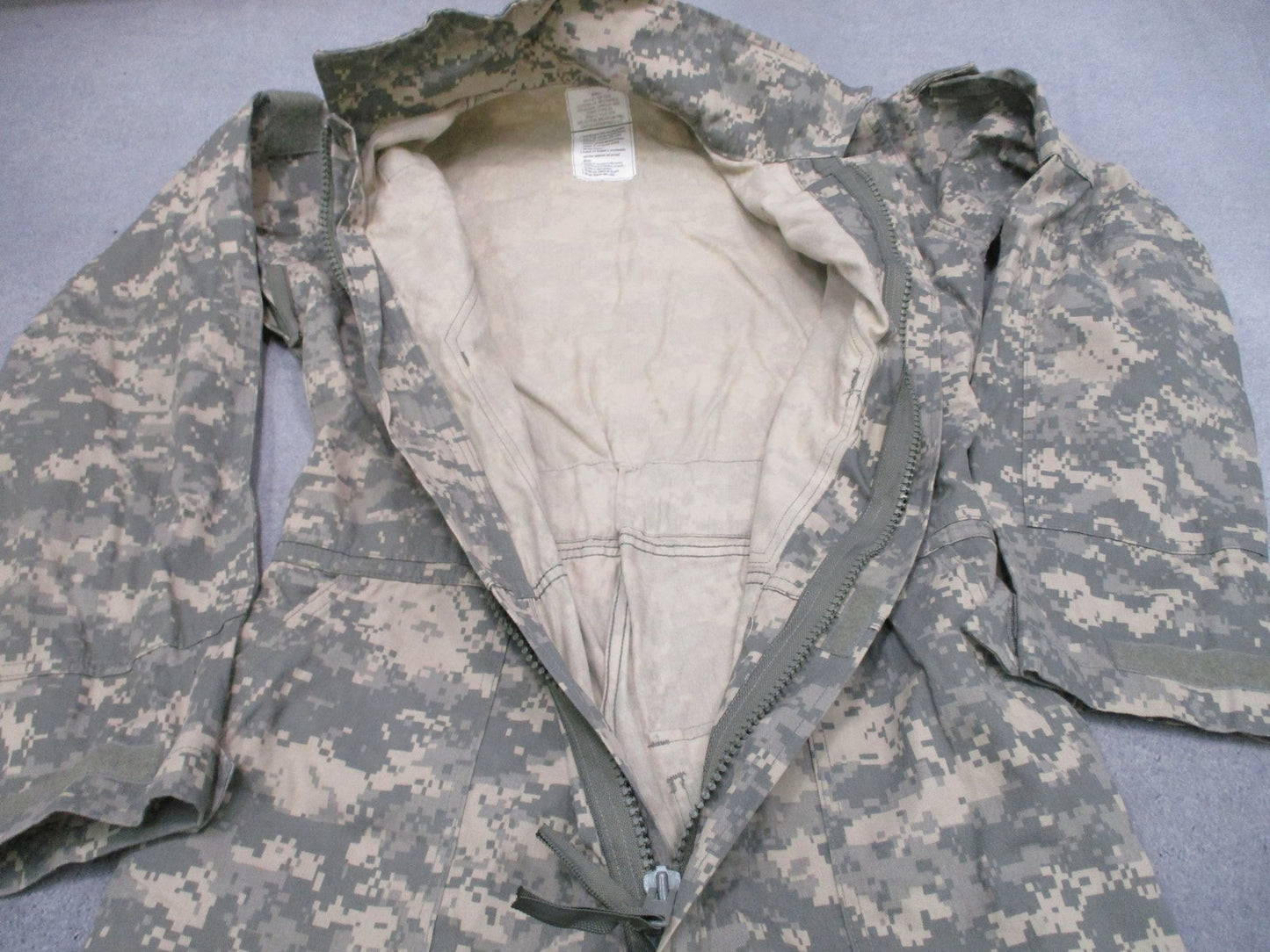 US Military Mechanics Coveralls UCP Camo Small 50/50 Cotton Nylon Twill Surplus