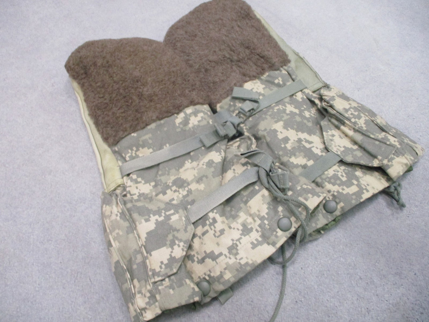 US Military Extreme Cold Weather Mitten Set UCP Digital Camo Large Surplus