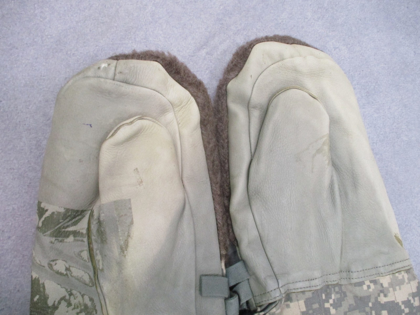 US Military Extreme Cold Weather Mitten Set UCP Digital Camo Large Surplus