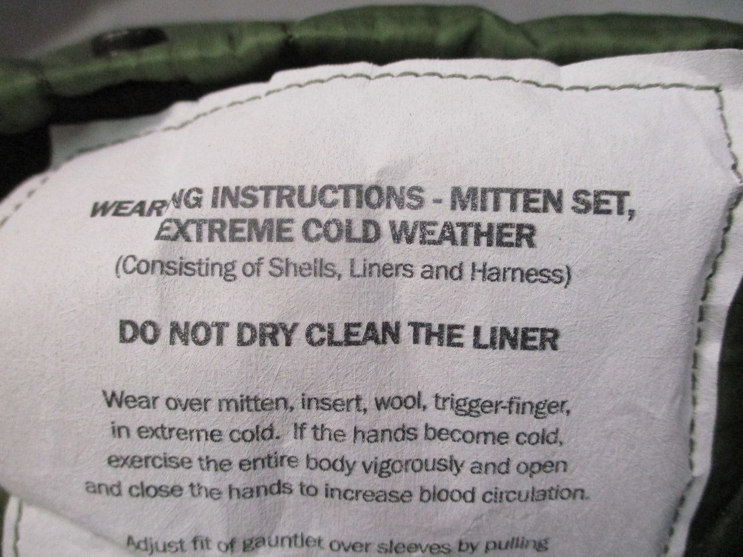 US Military Extreme Cold Weather Mitten Set UCP Digital Camo Large Surplus