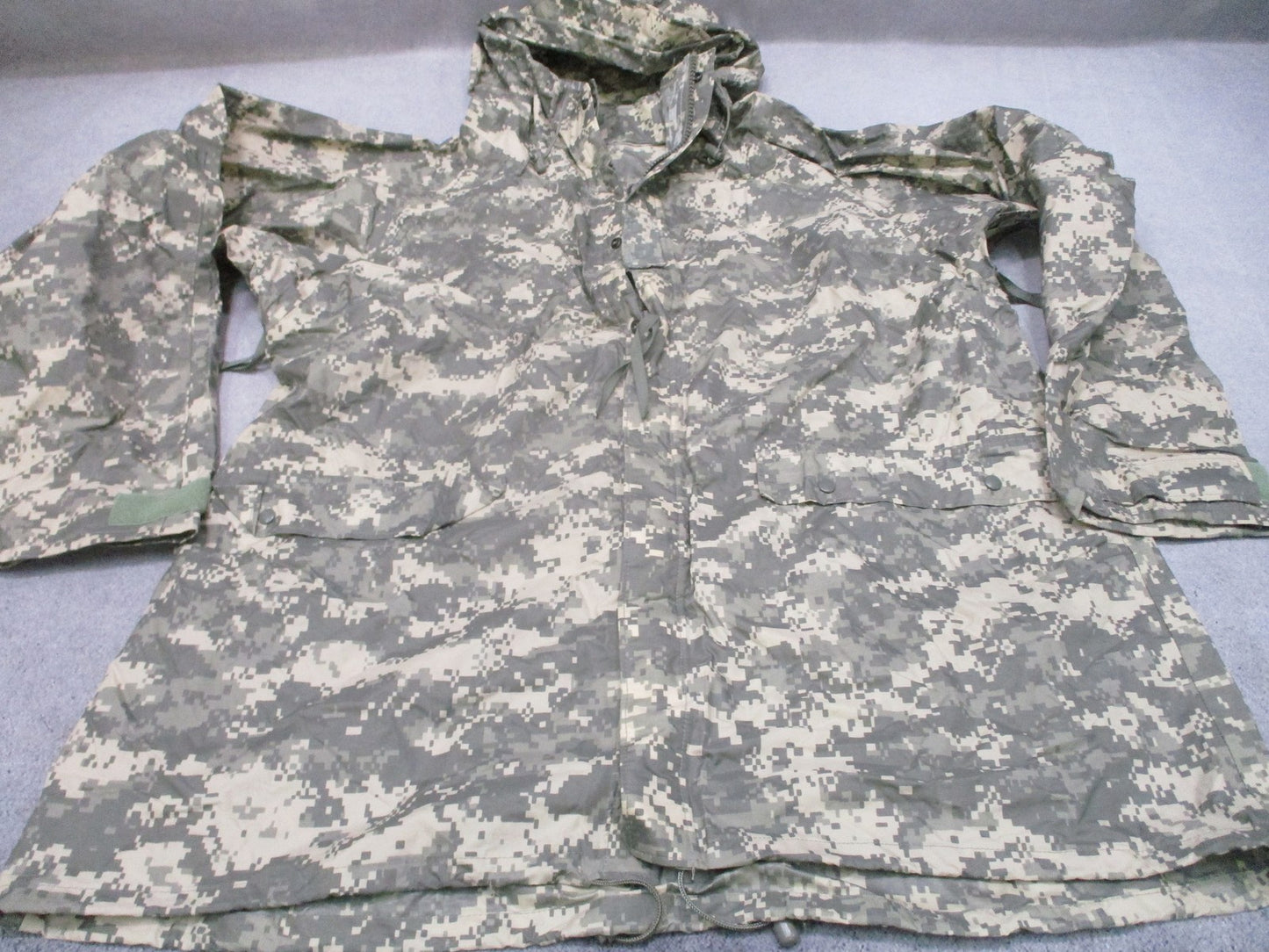 US Military Improved Rainsuit Parka UCP Digital Camo Medium Waterproof Jacket