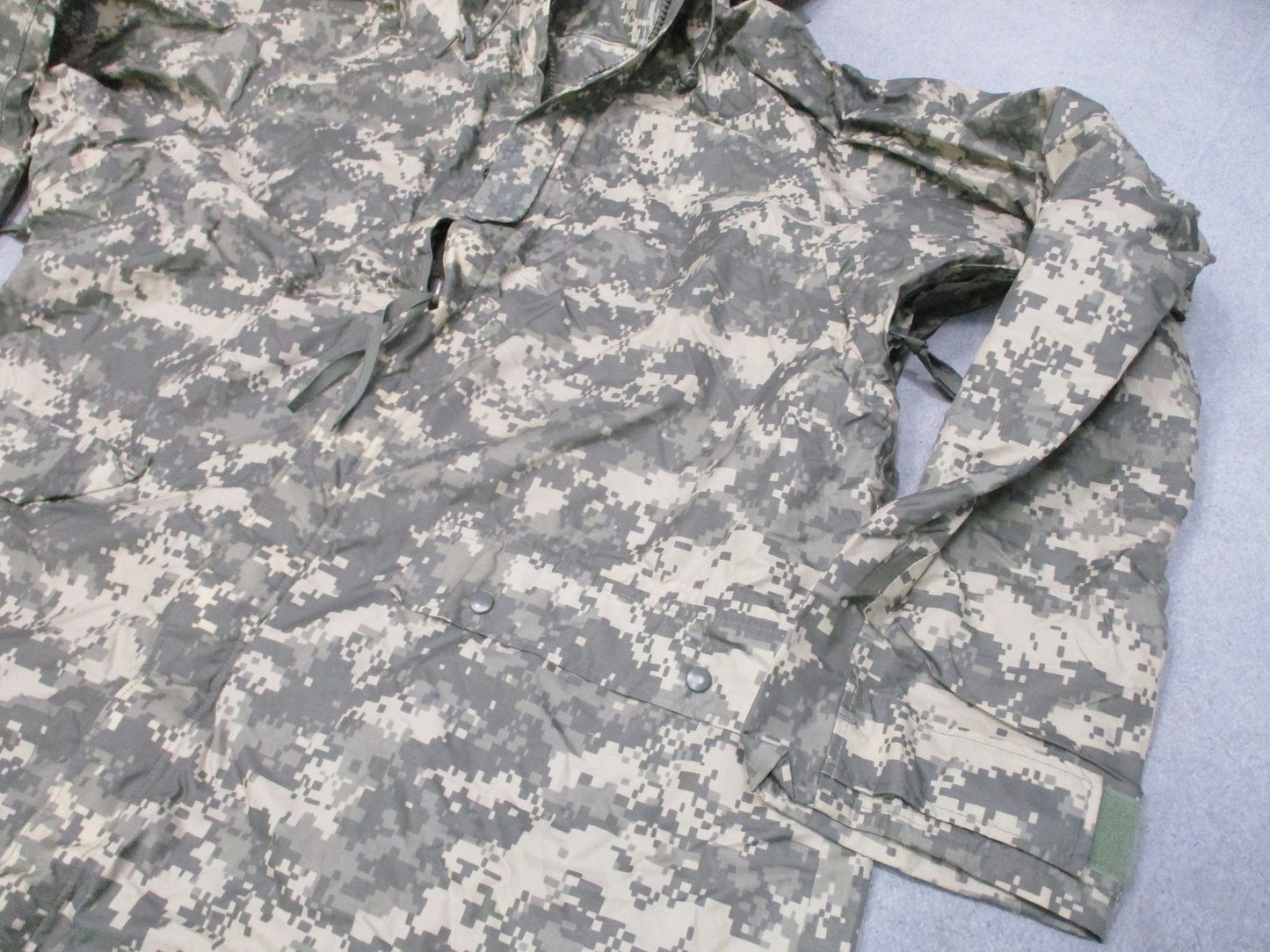 US Military Improved Rainsuit Parka UCP Digital Camo Medium Waterproof Jacket