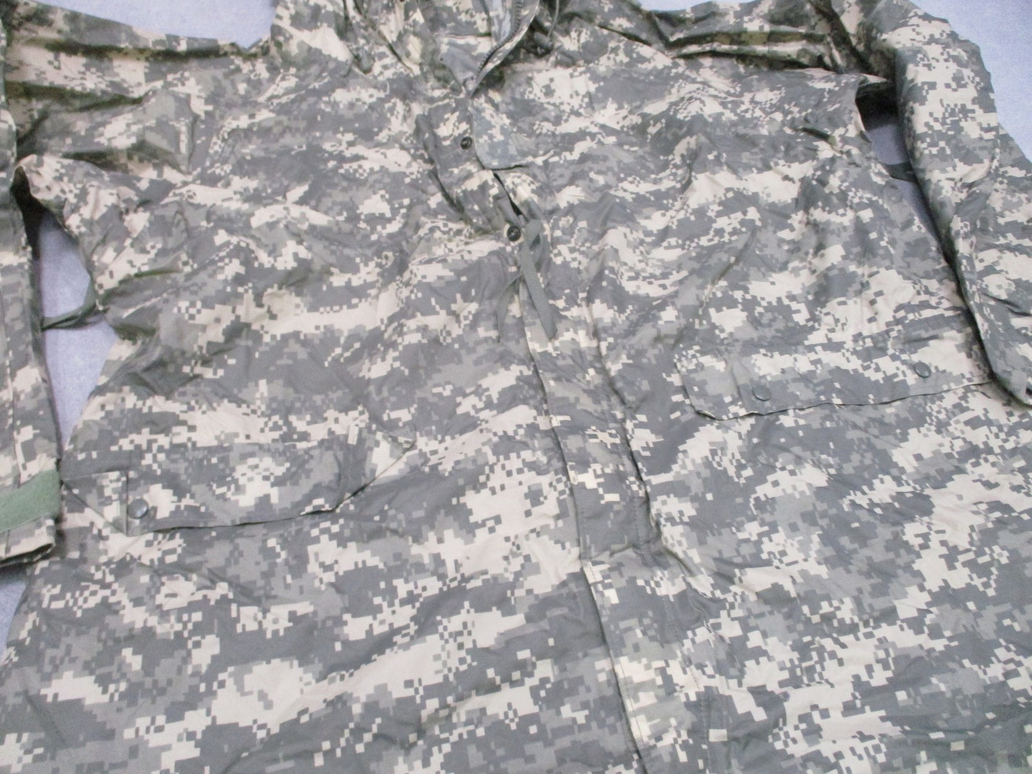 US Military Improved Rainsuit Parka UCP Digital Camo Medium Waterproof Jacket