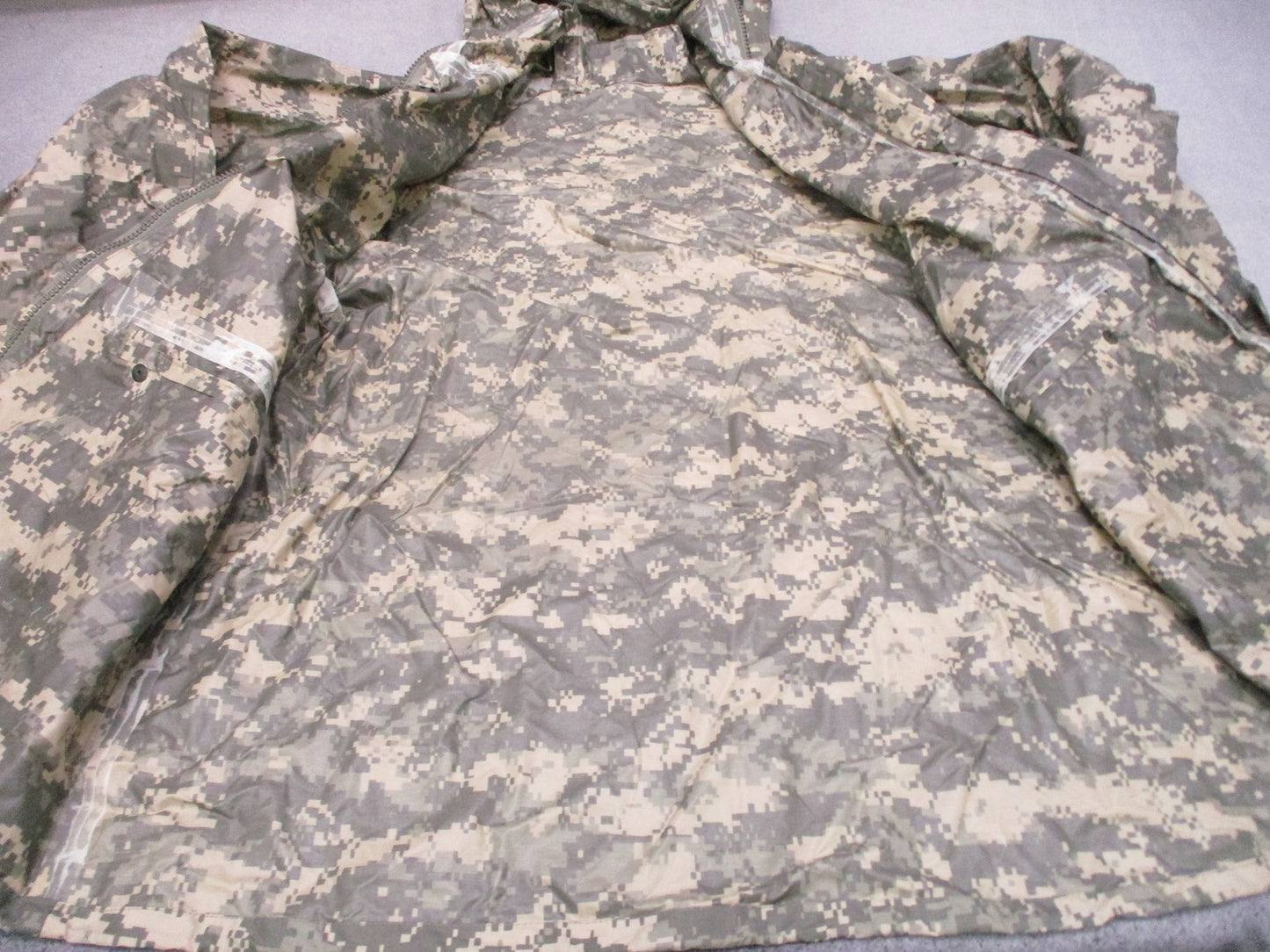 US Military Improved Rainsuit Parka UCP Digital Camo Medium Waterproof Jacket