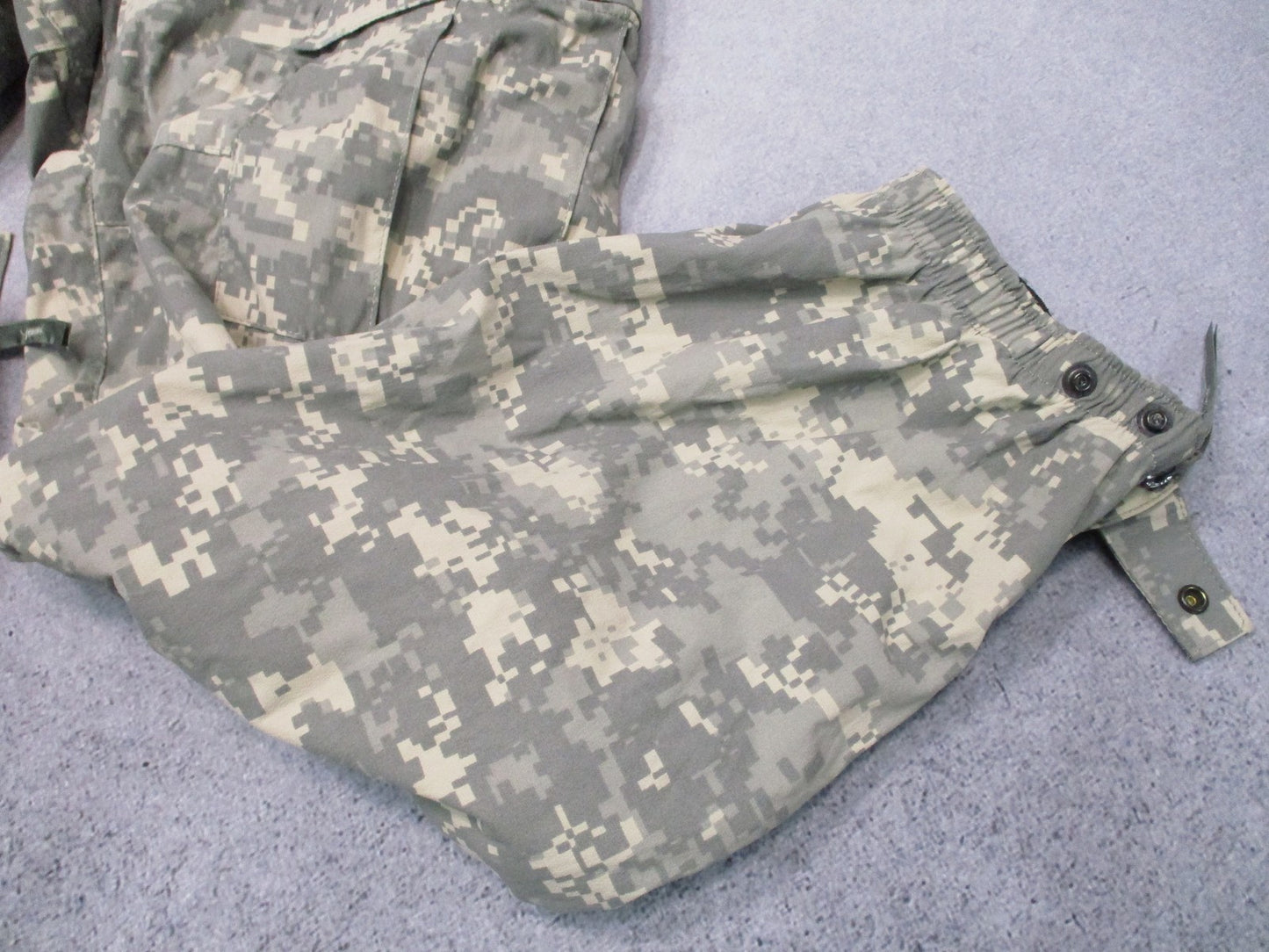 US Army Gen III Level 5 Soft Shell Trousers Medium Regular Digital Camo New Tags