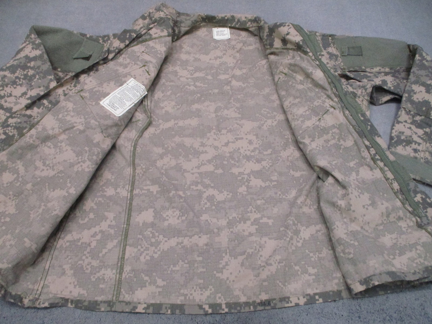 US Military ACU Coat Large Regular Digital Camo Flame Resistant Uniform Jacket