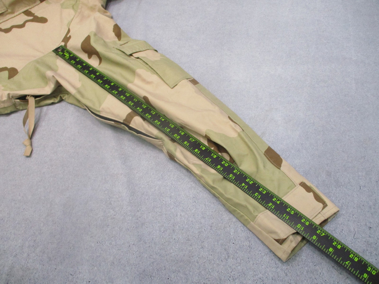 USGI Cold Weather Parka DCU Desert Camo Medium Regular NSN 8415-01-470-1953