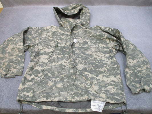 USED ARMY ACU DIGITAL UCP GEN III LEVEL 6 COLD/WET JACKET MEDIUM/REG GORE-TEX🪖