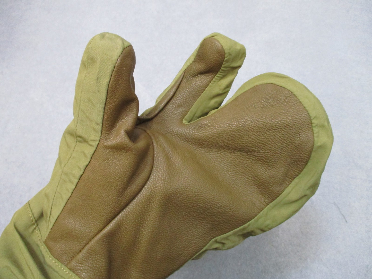 Outdoor Research AGS Firebrand TF Mitts Gore-Tex Coyote L NEW Trigger finger