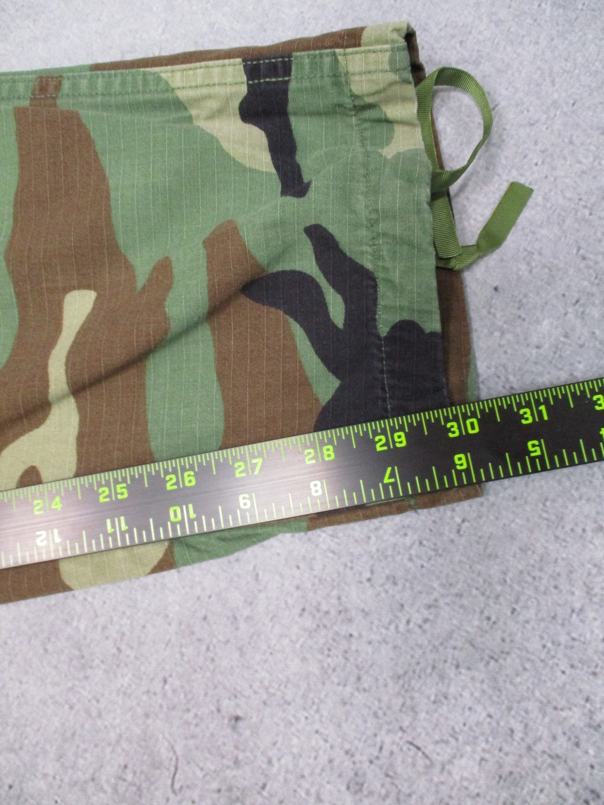 Vintage Propper US Military Woodland Camo BDU Combat Trousers Small Short
