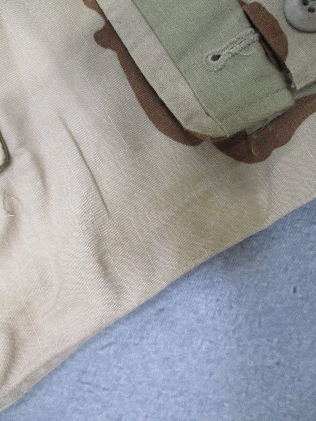 US Military Desert Camo Combat Coat Jacket Medium Regular 50% Nylon Cotton DCUs