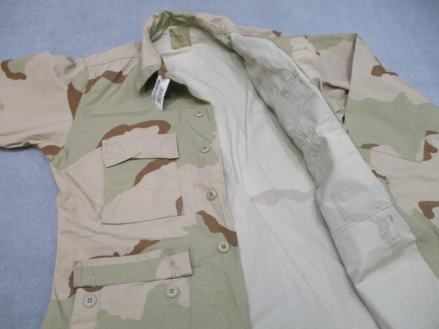 US Military Desert Camo Combat Coat Jacket Medium Regular 50% Nylon Cotton DCUs