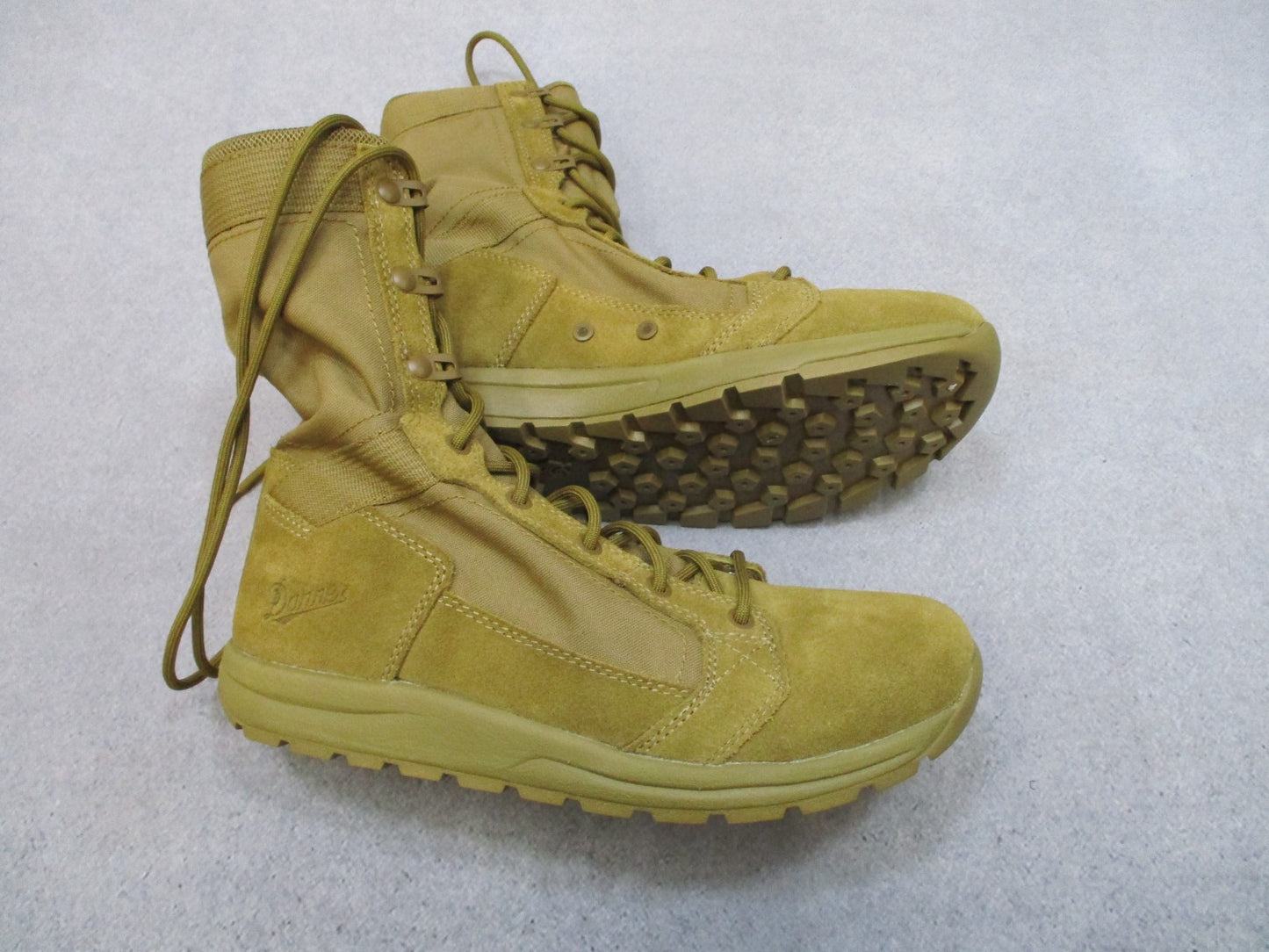 Danner Tachyon 8" Coyote Military Boots 50136 AR 670-1 Lightweight Tactical