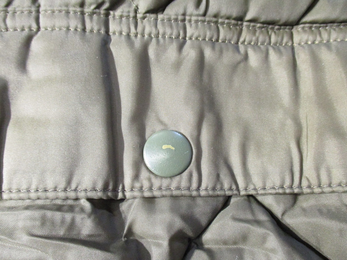 Swiss Army Surplus Sleeping Bag w/ British Army Compression Sack – surplus lot