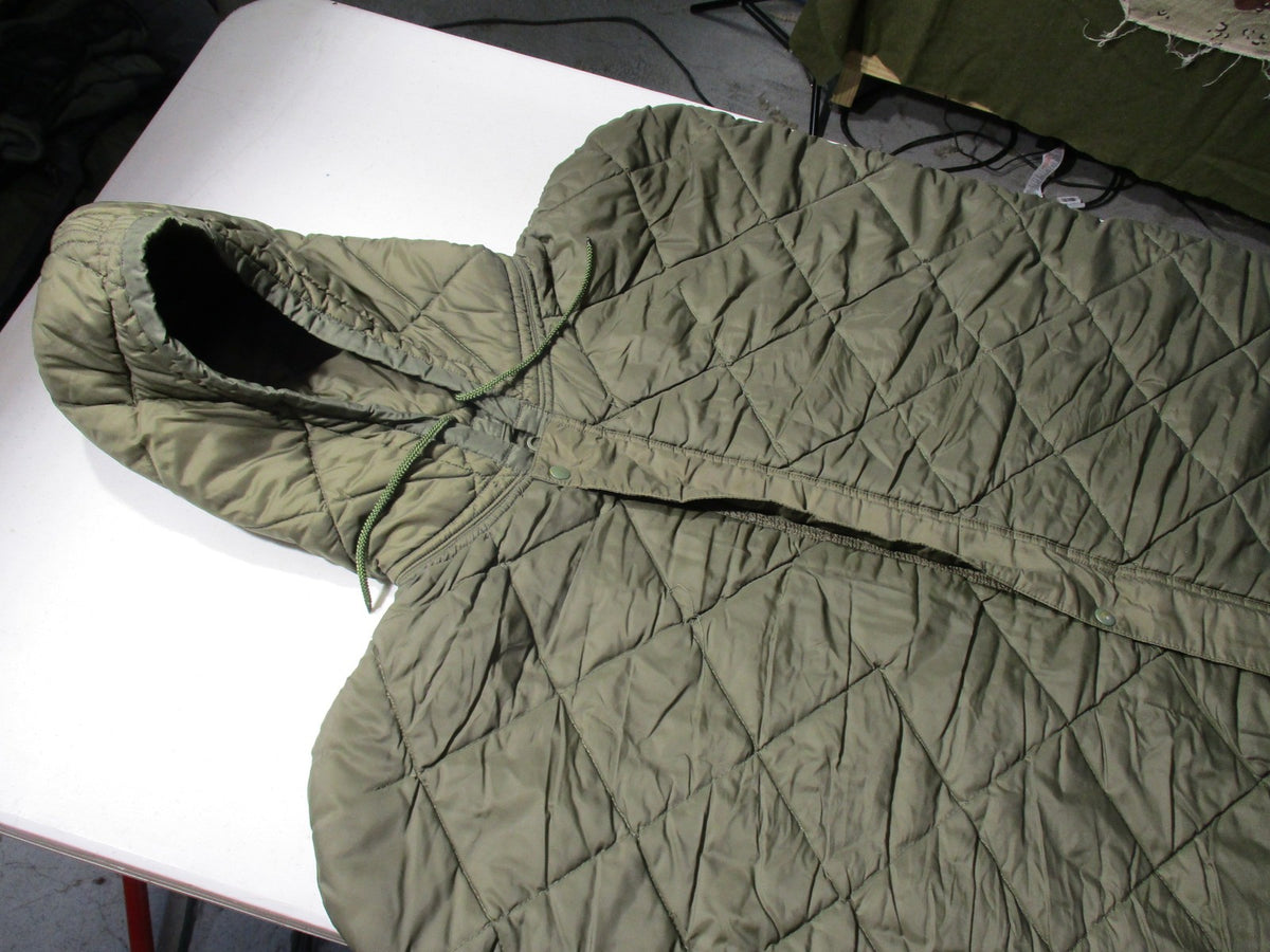 Swiss Army Surplus Sleeping Bag w/ British Army Compression Sack – surplus lot